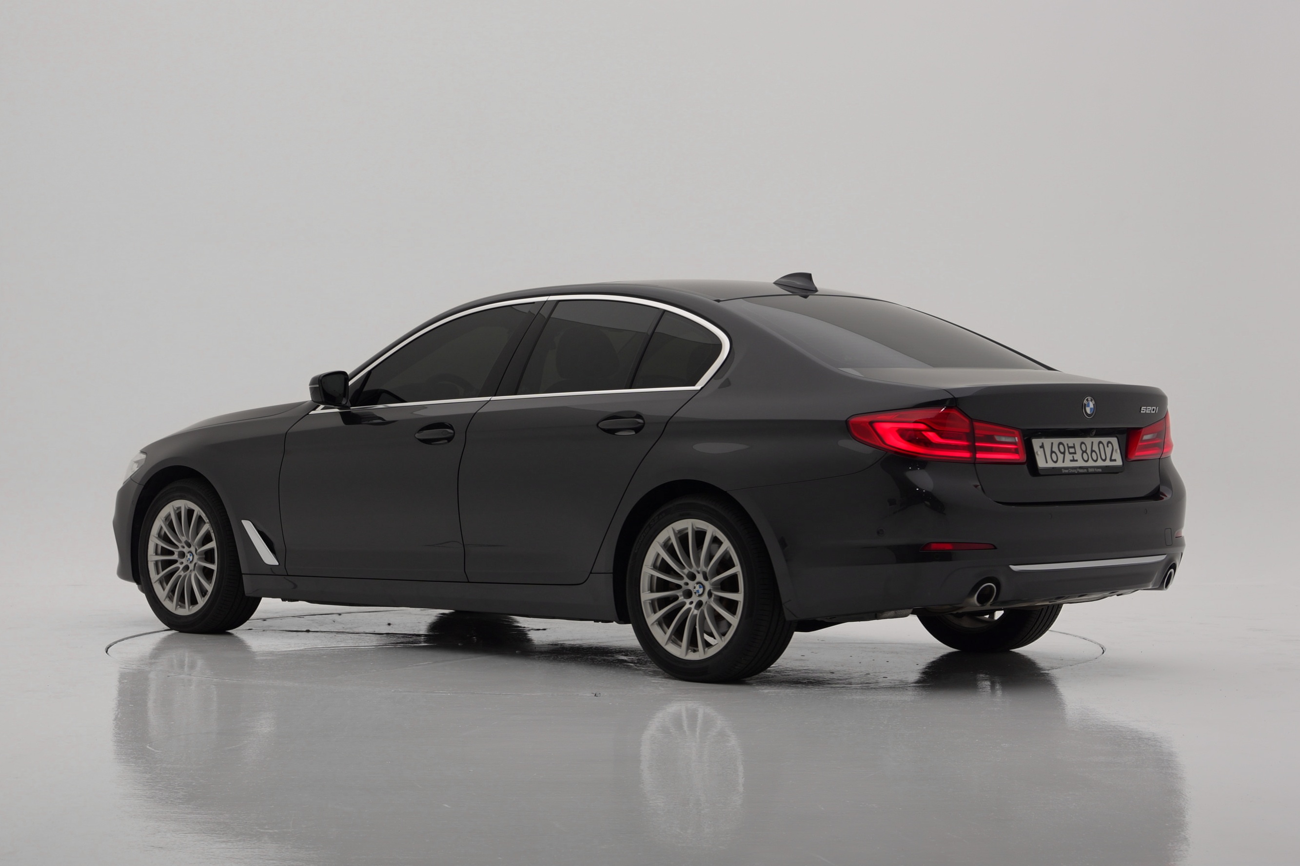 BMW 5 Series 520i Luxury