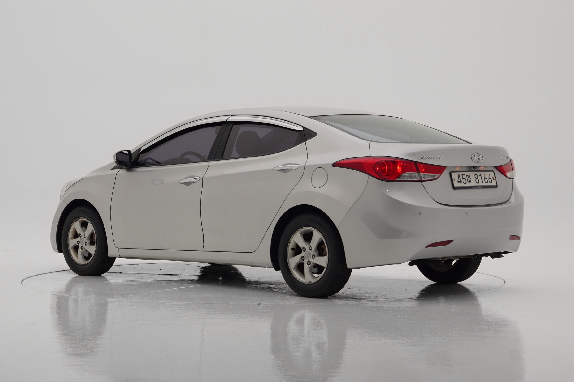 Hyundai Elantra M16 GDI Luxury