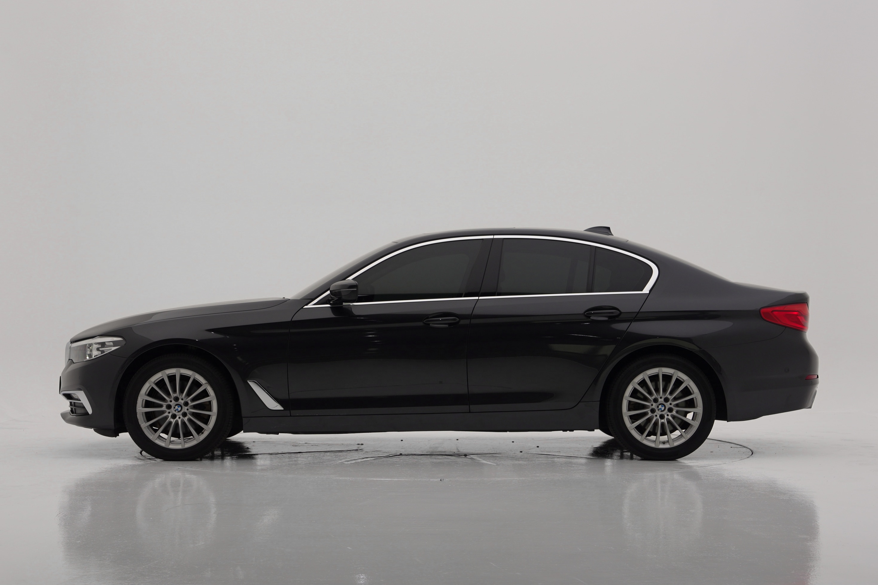 BMW 5 Series 520i Luxury