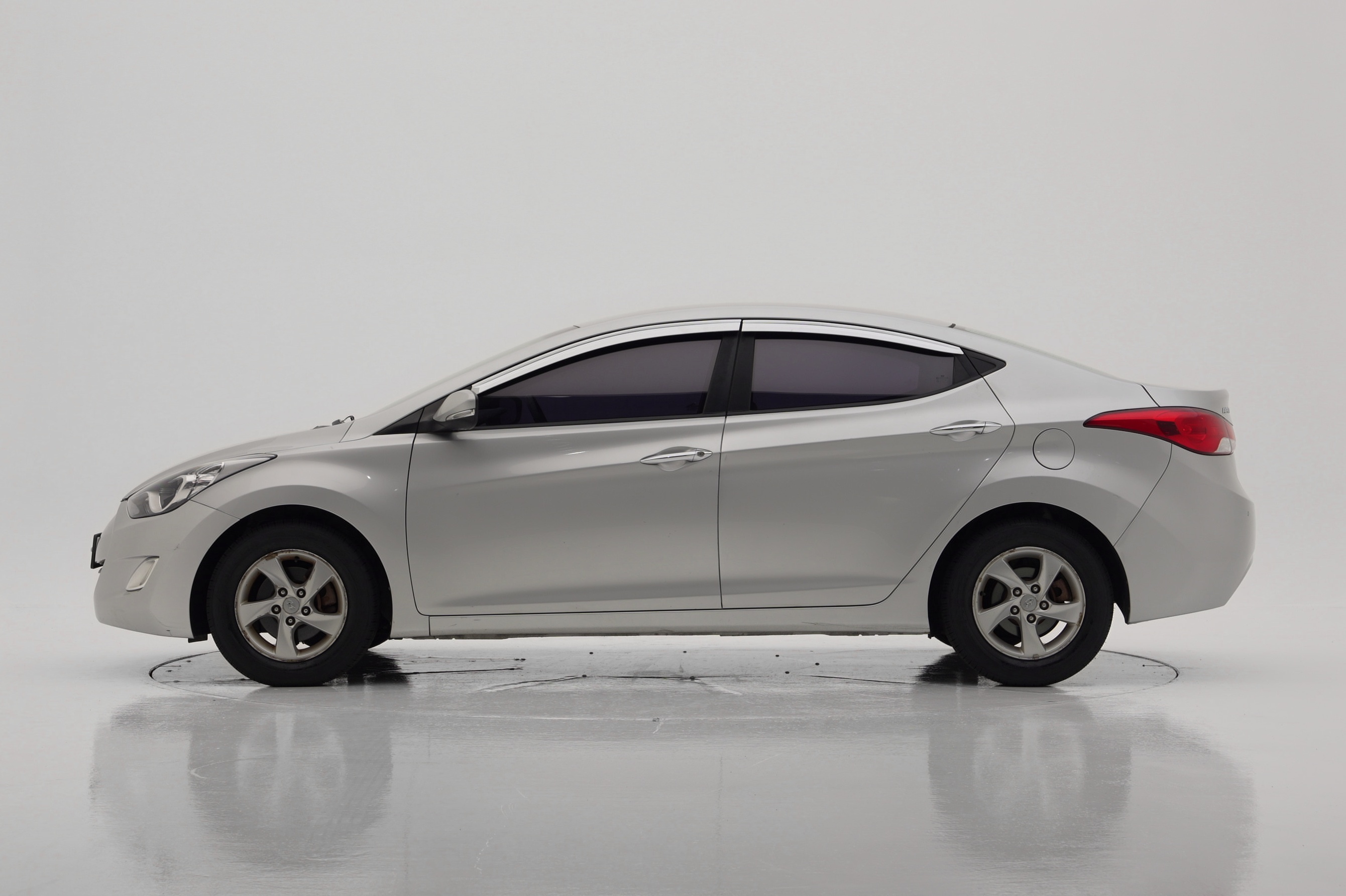 Hyundai Elantra M16 GDI Luxury