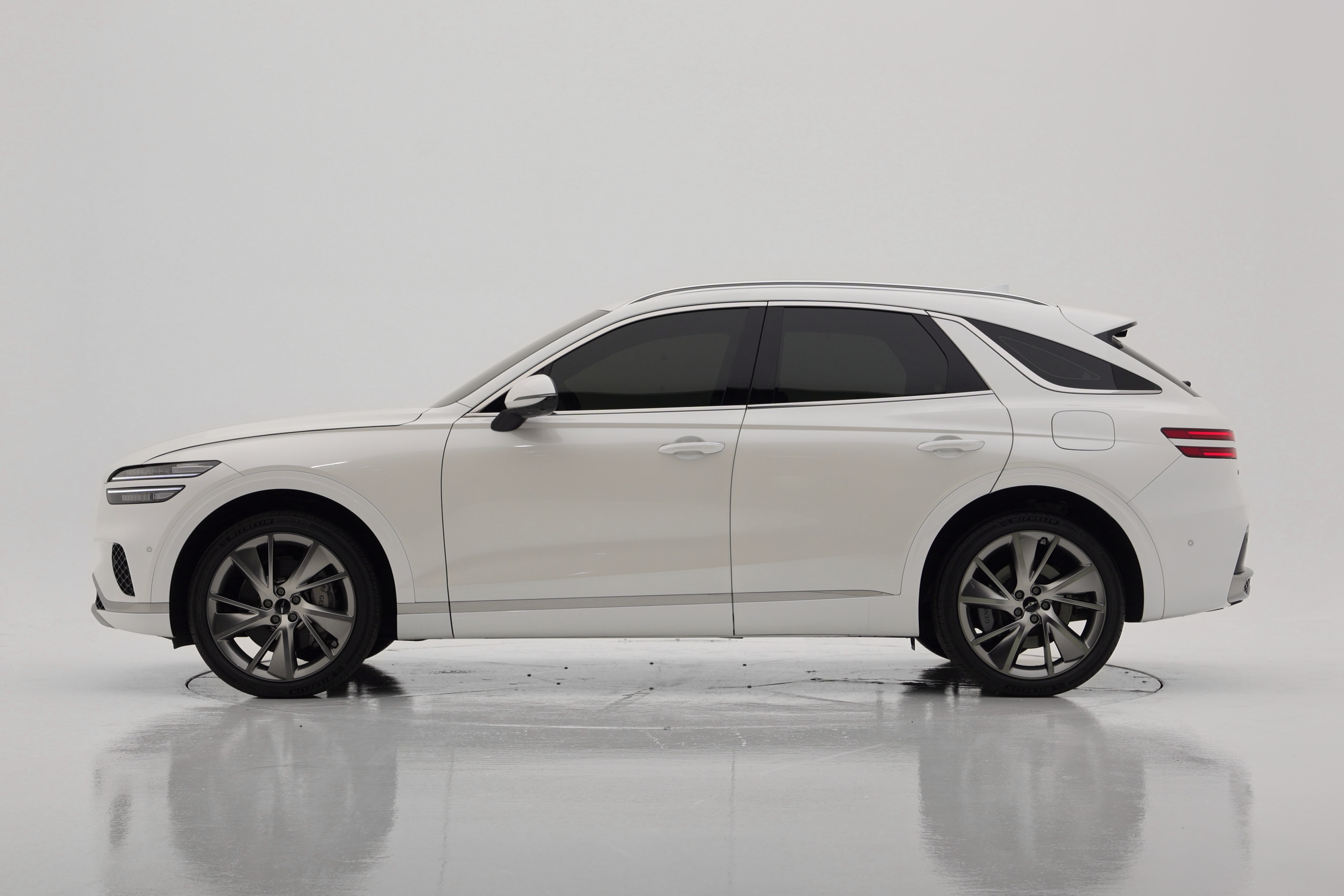 Genesis GV70 2.5T Бензин AWD