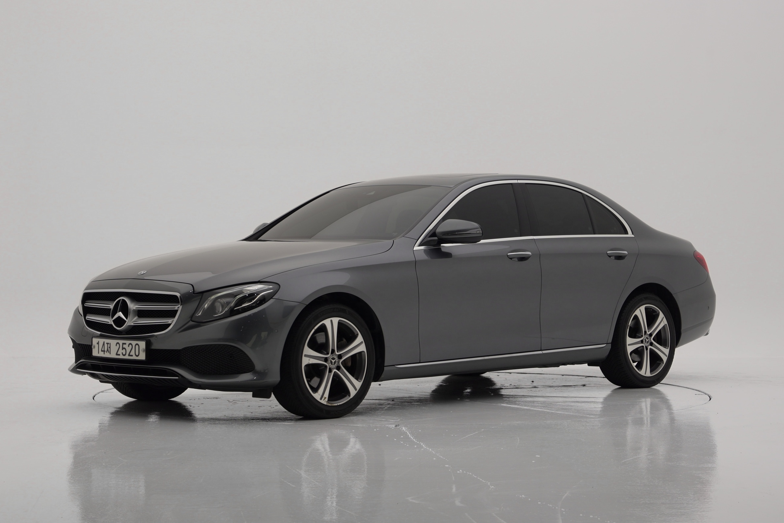 Mercedes-Benz E-Class E220d Avantgarde