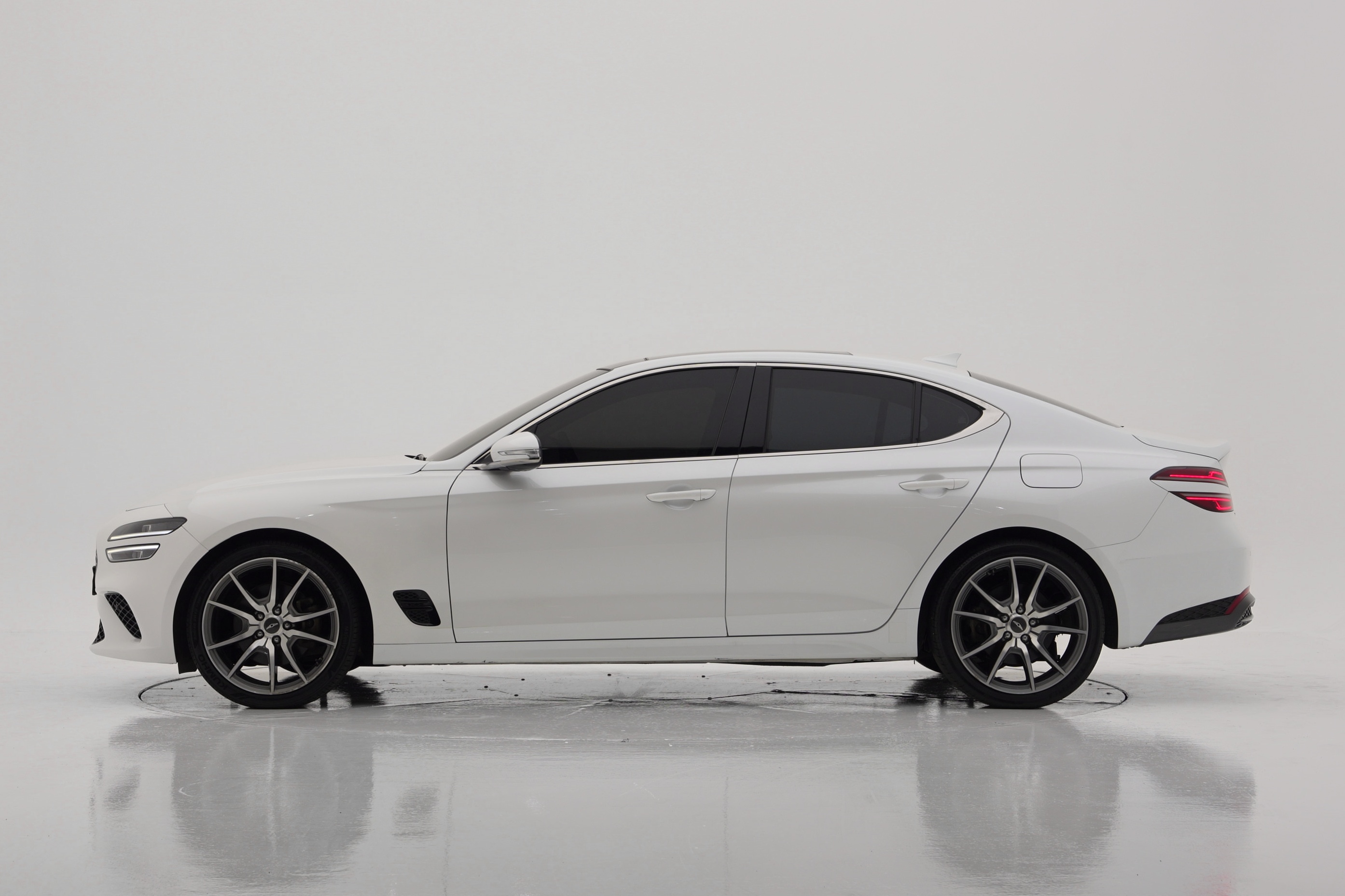Genesis G70 Бензин 2.0T 2WD
