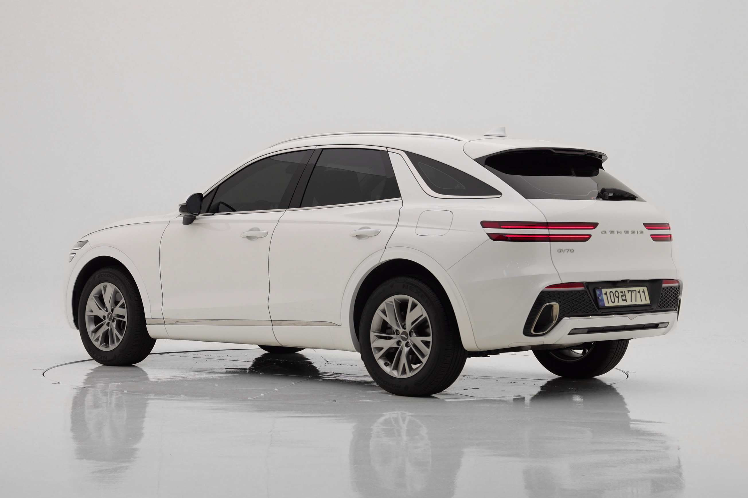 Genesis GV70 2.5T Бензин 2WD
