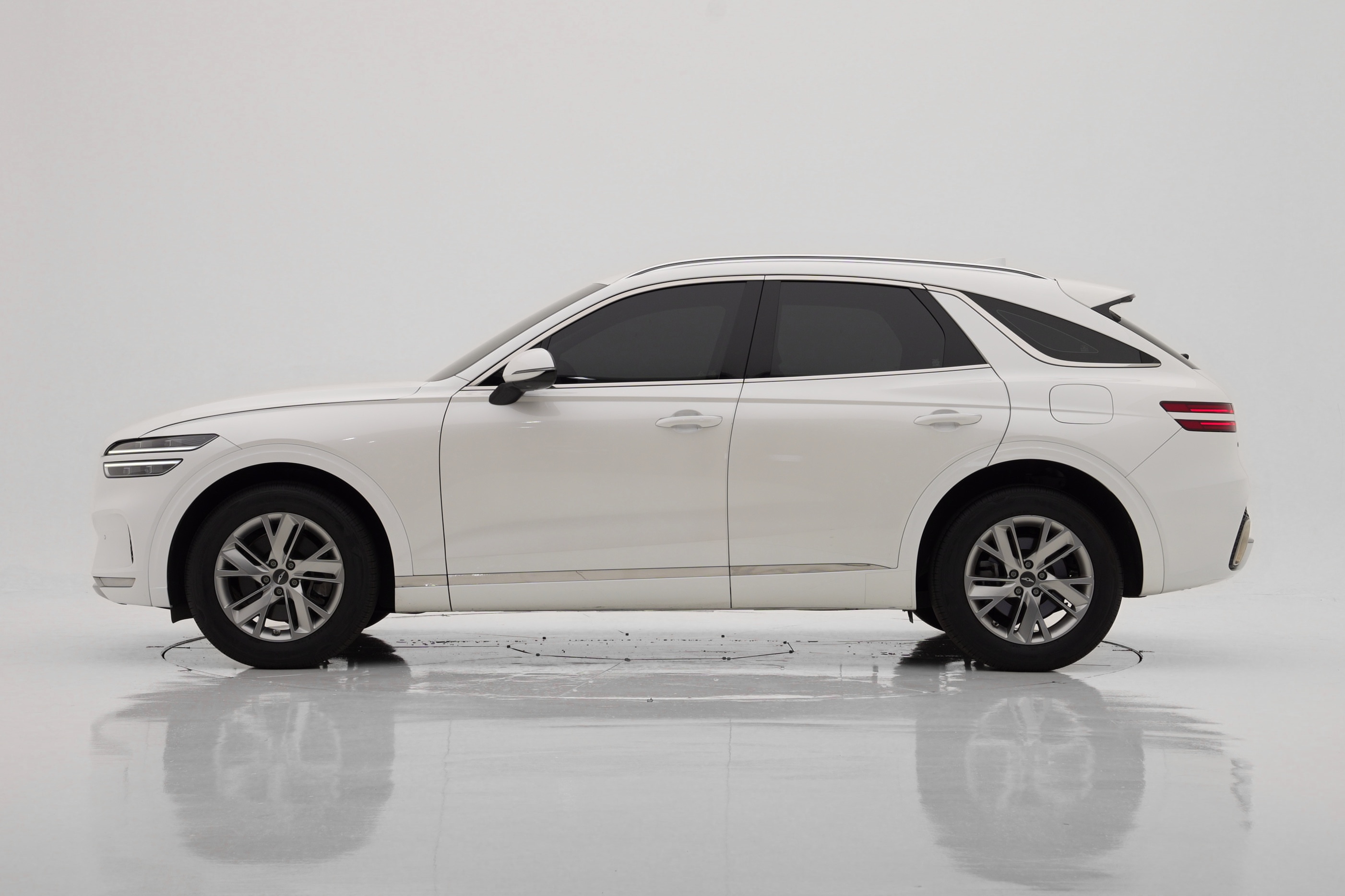 Genesis GV70 2.5T Бензин 2WD