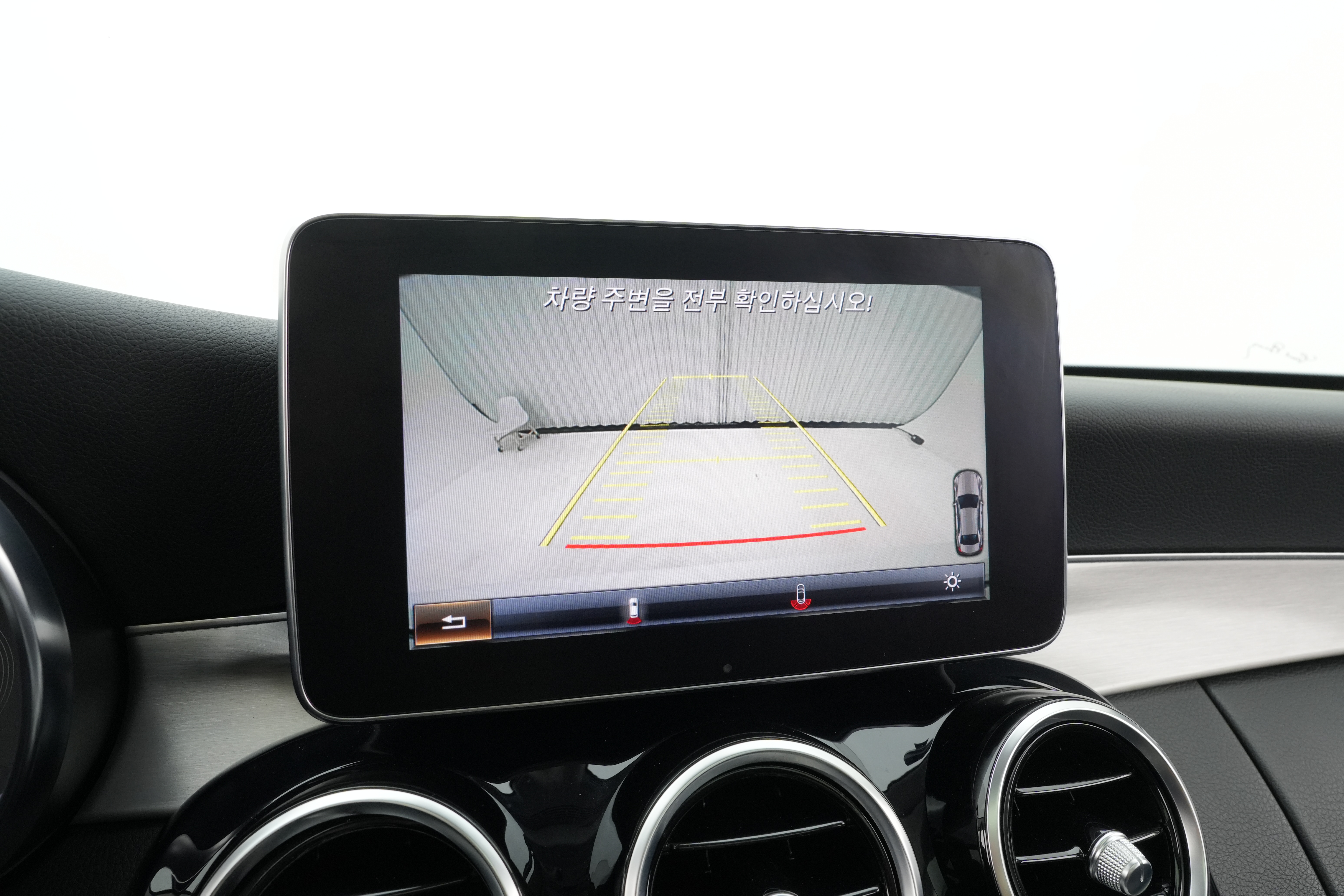 Interior 12