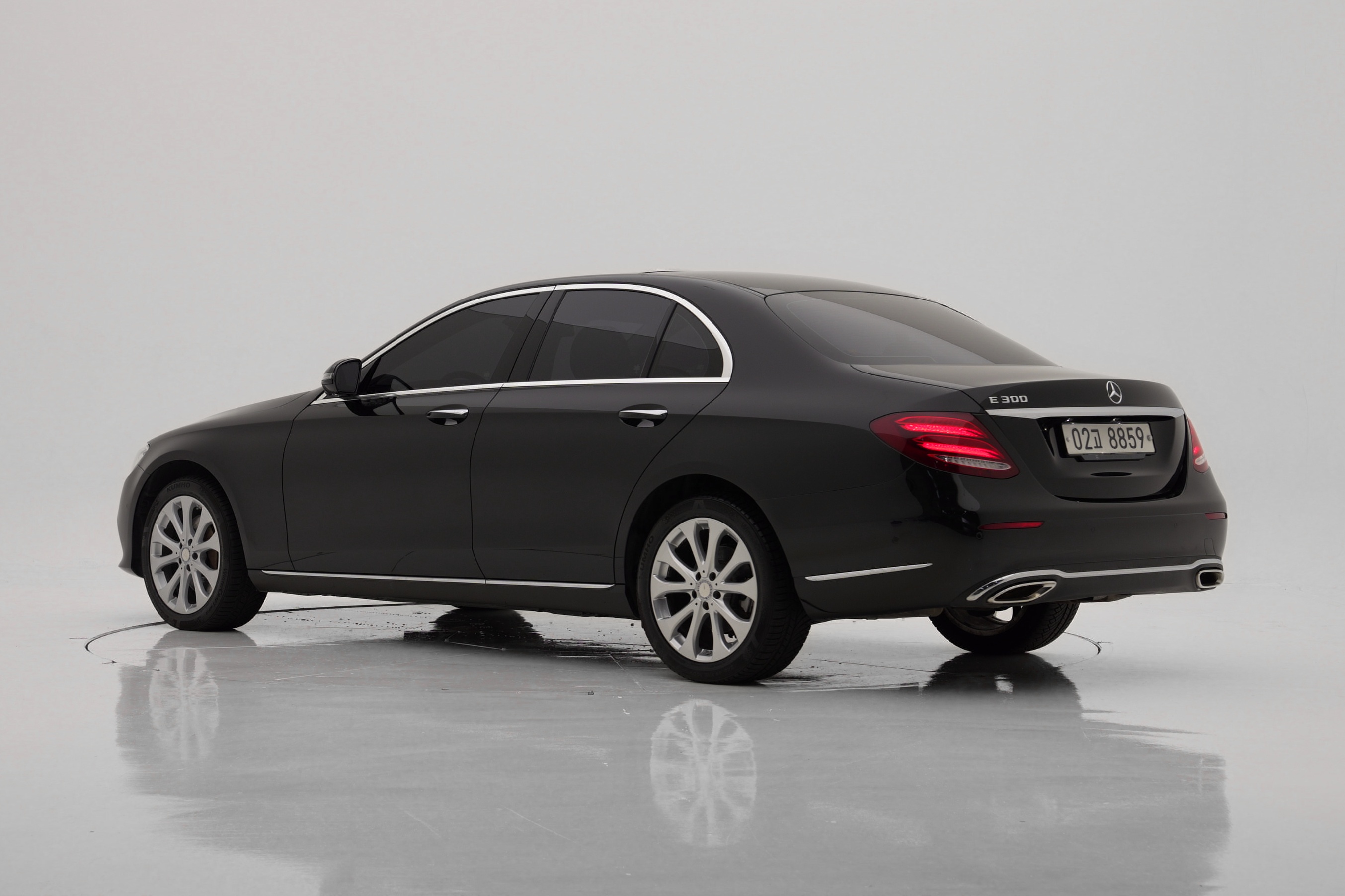 Mercedes-Benz E-Class E300 Exclusive