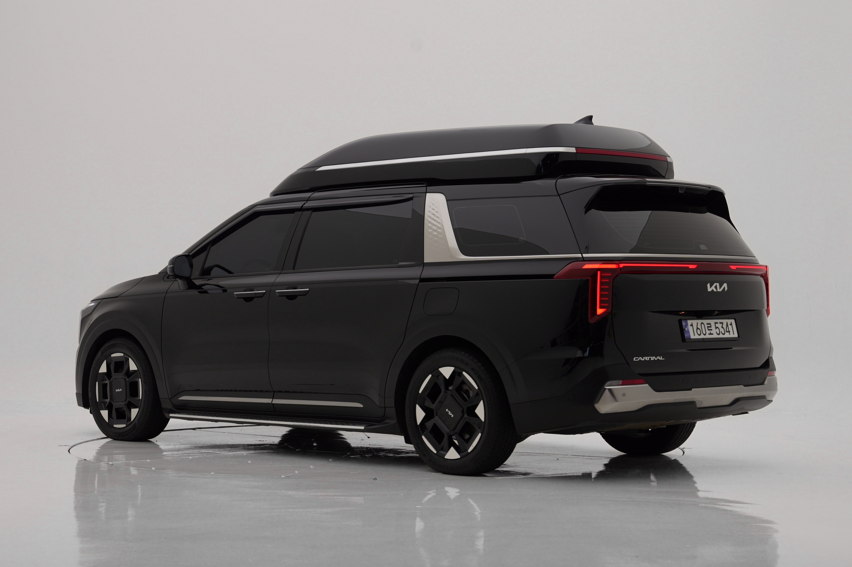 Kia Carnival Signature