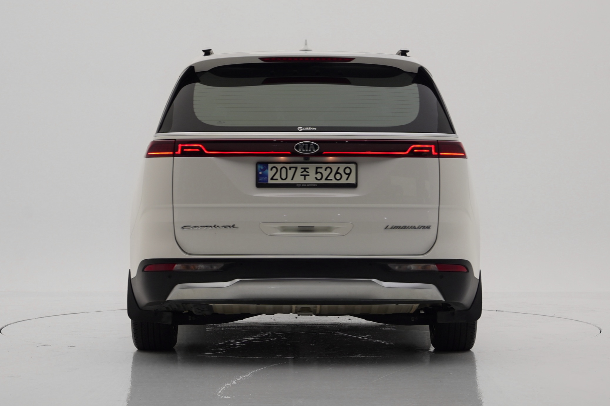 Kia Carnival Бензин 7 мест Signature