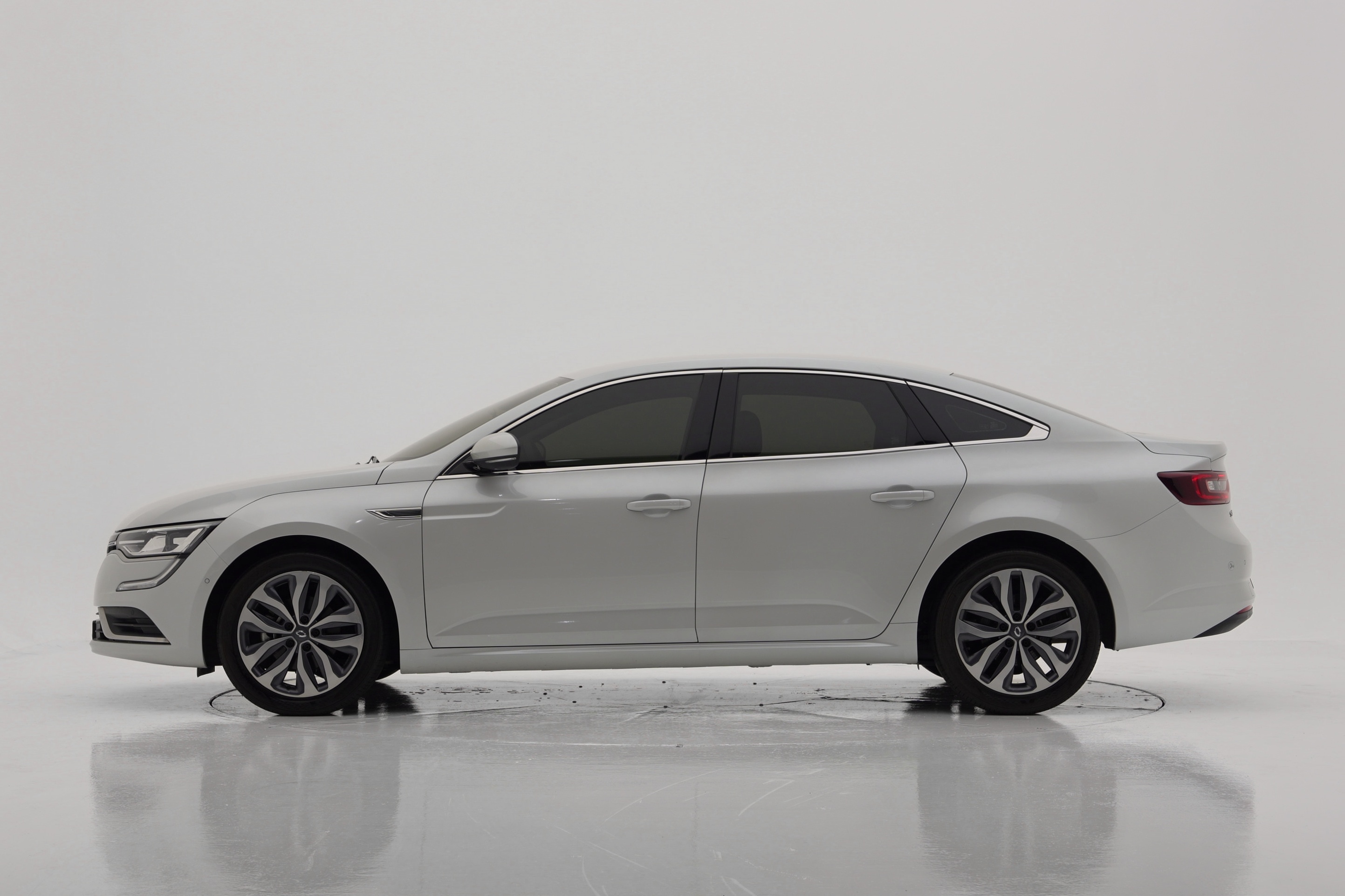 Renault Korea SM6 2.0 GDe RE