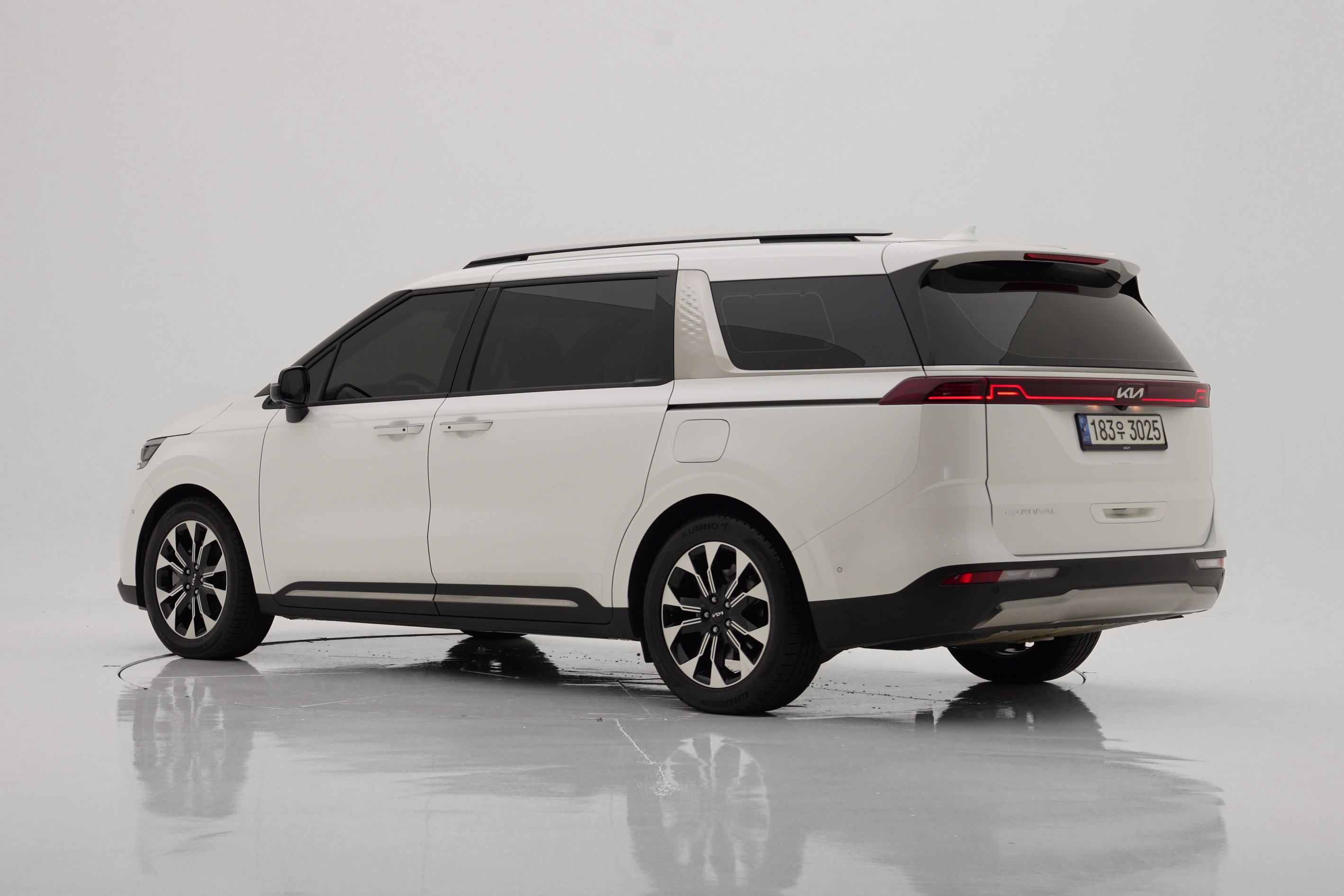 Kia Carnival Дизель 7 мест Signature