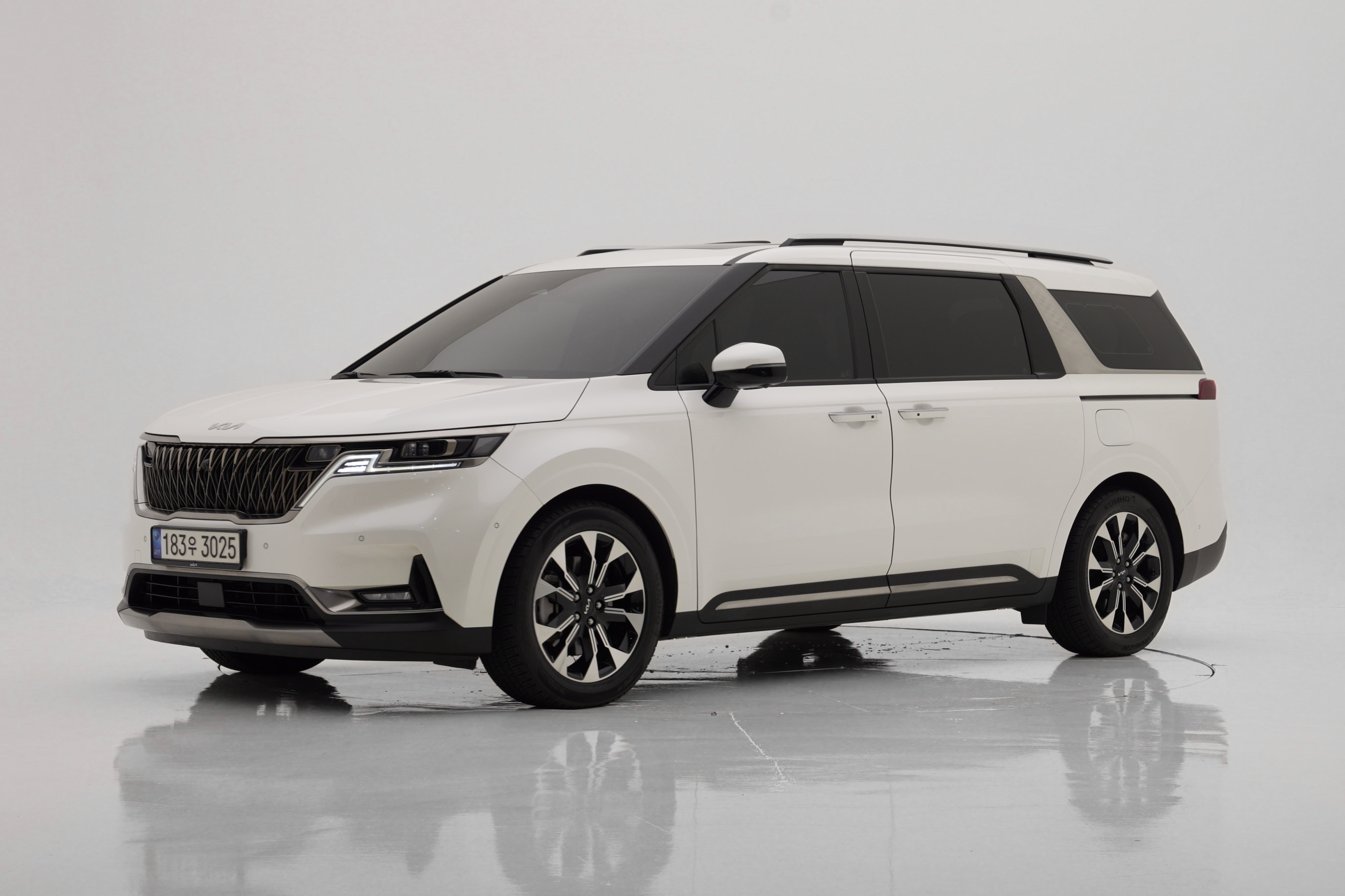 Kia Carnival Дизель 7 мест Signature
