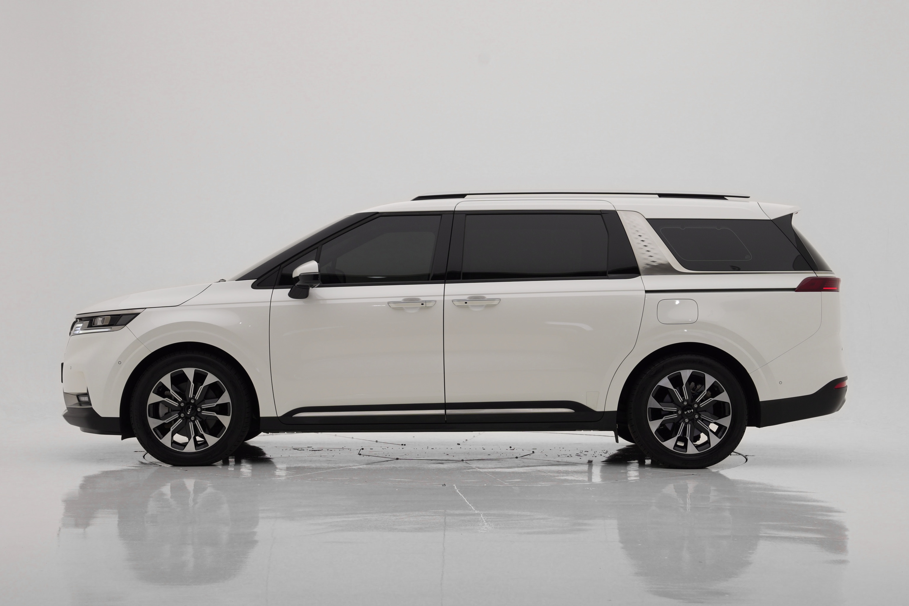 Kia Carnival Дизель 7 мест Signature