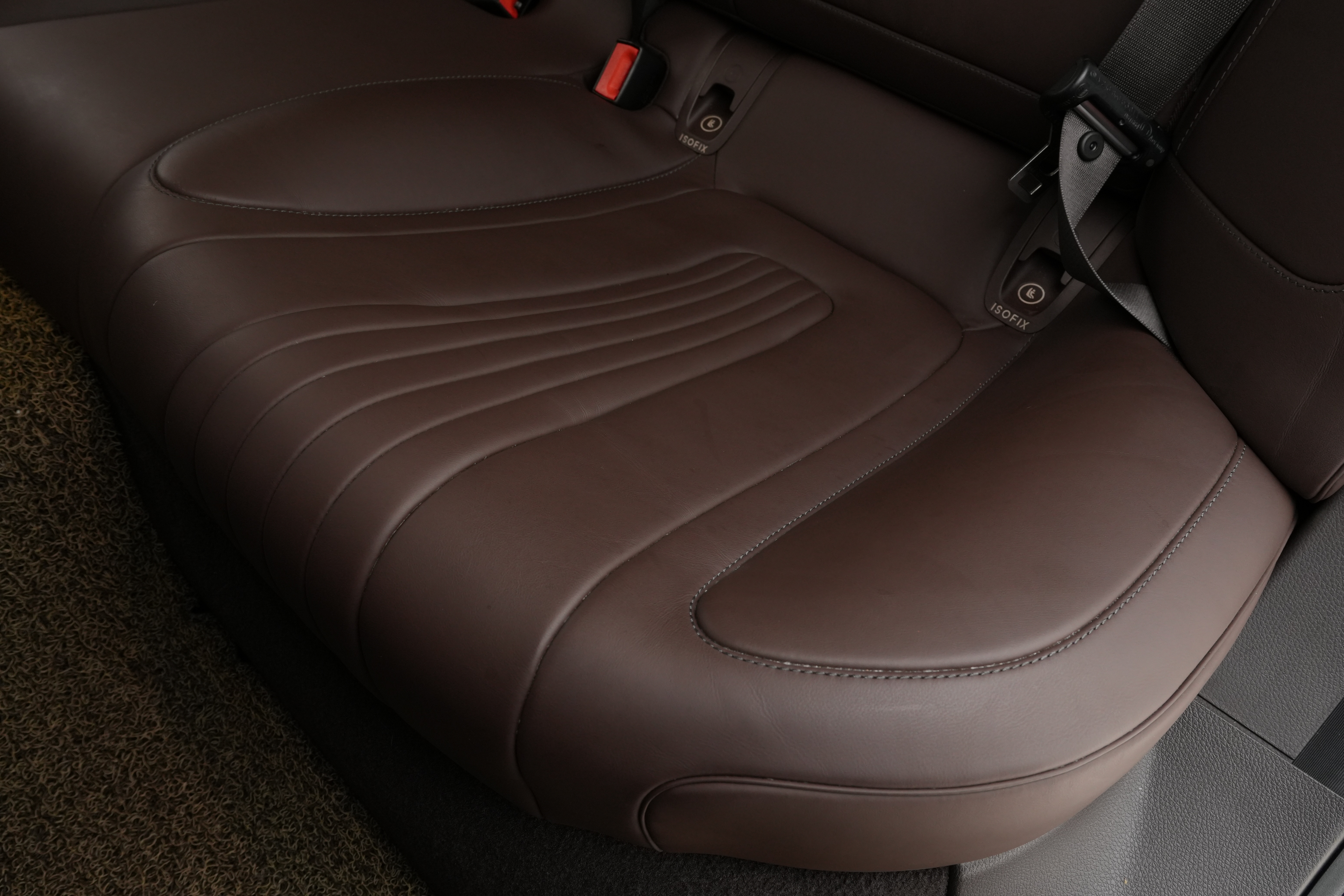 Interior 16