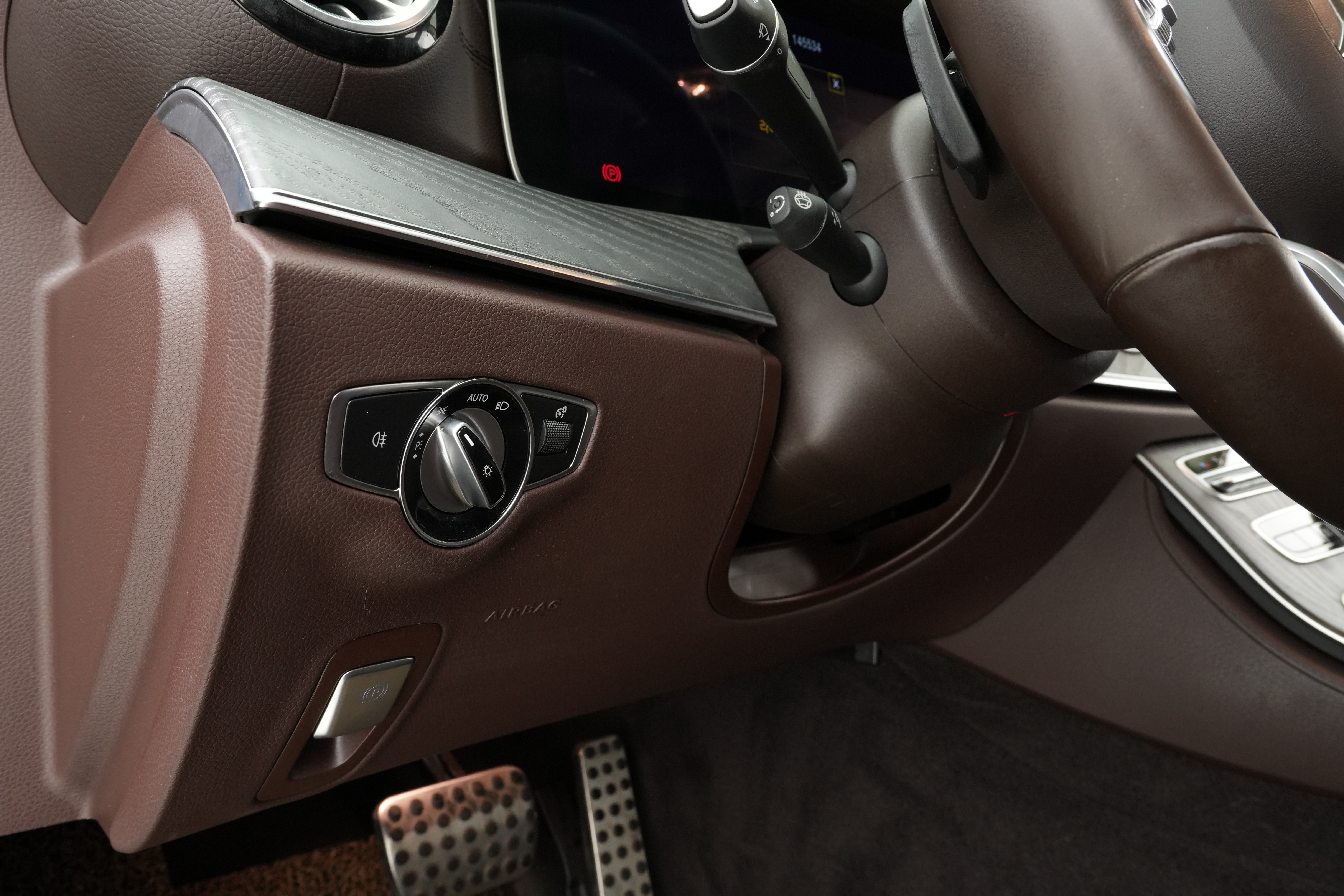 Interior 7