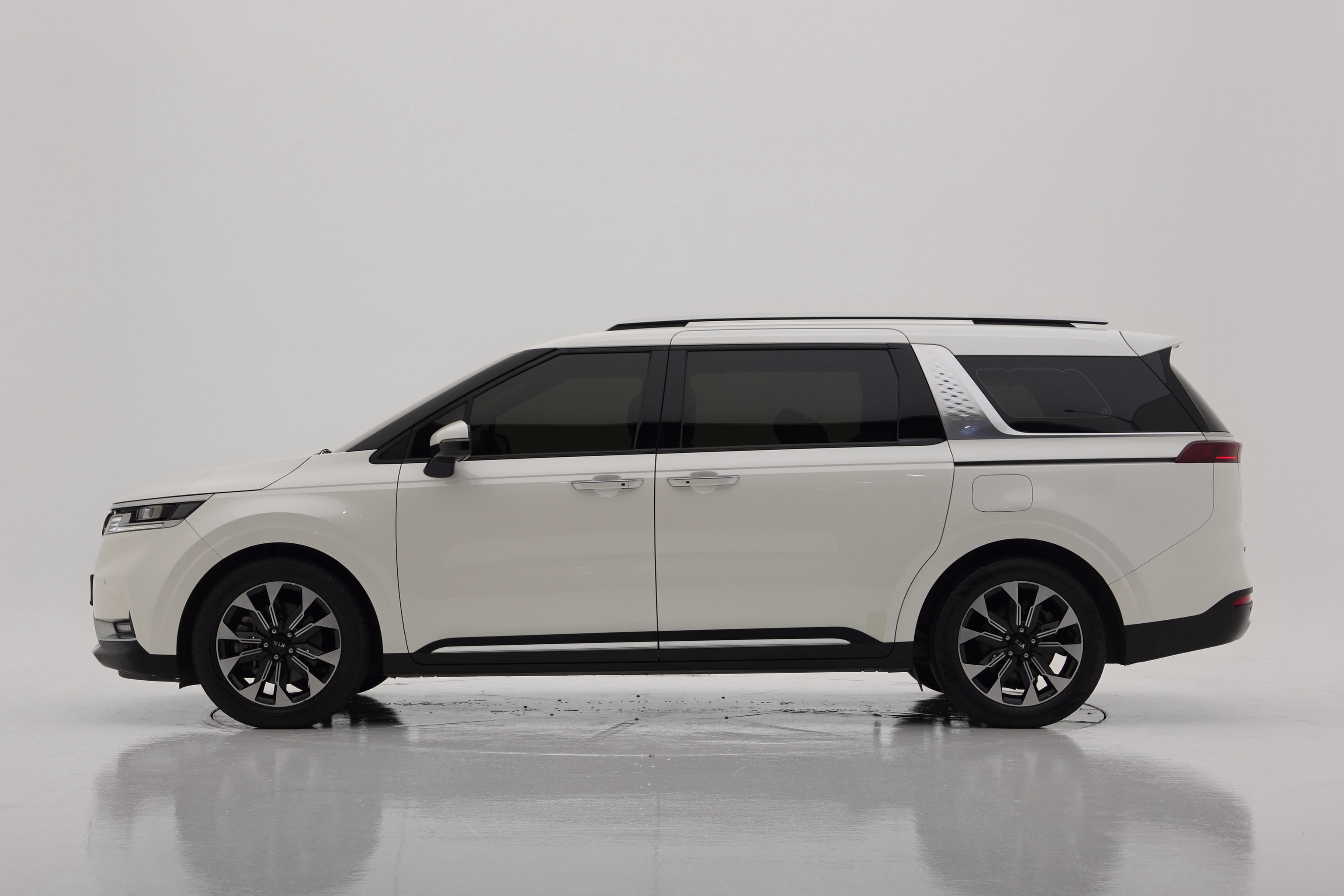 Kia Carnival Дизель 9 мест Signature