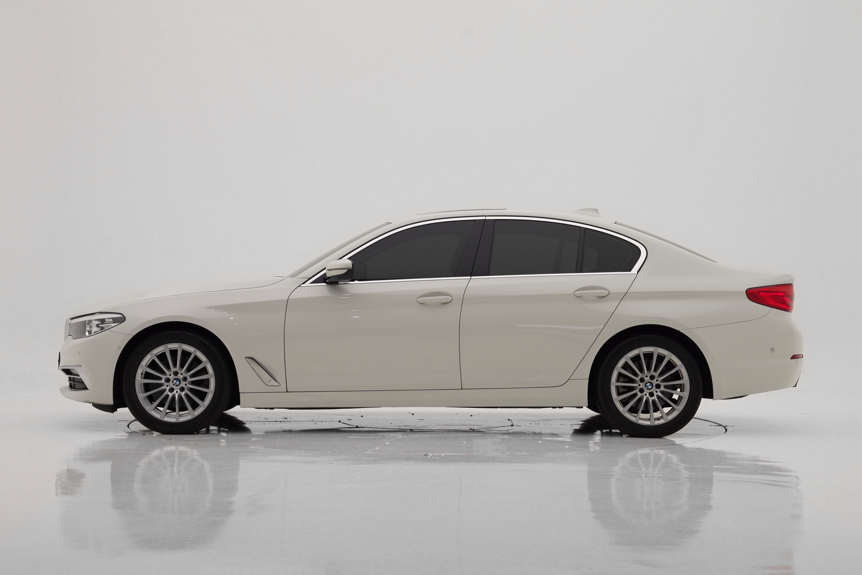 BMW 5 Series 520i Luxury