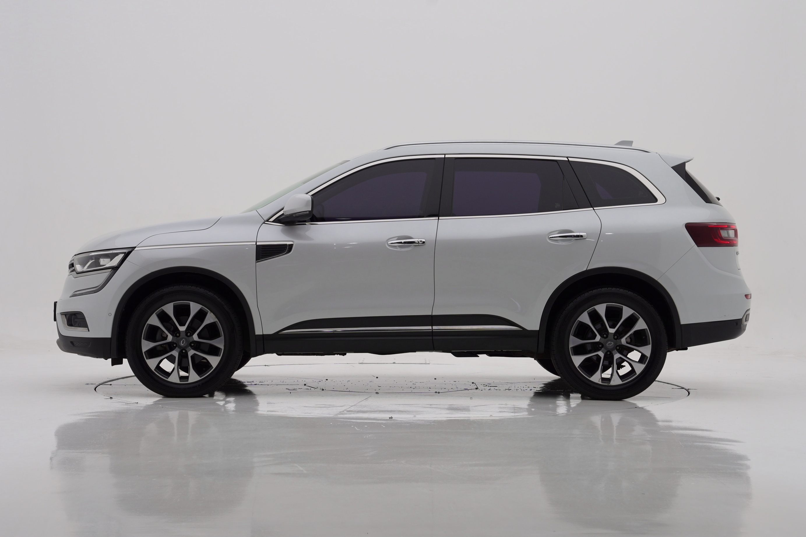 Renault Korea QM6 Дизель 2WD RE Signature