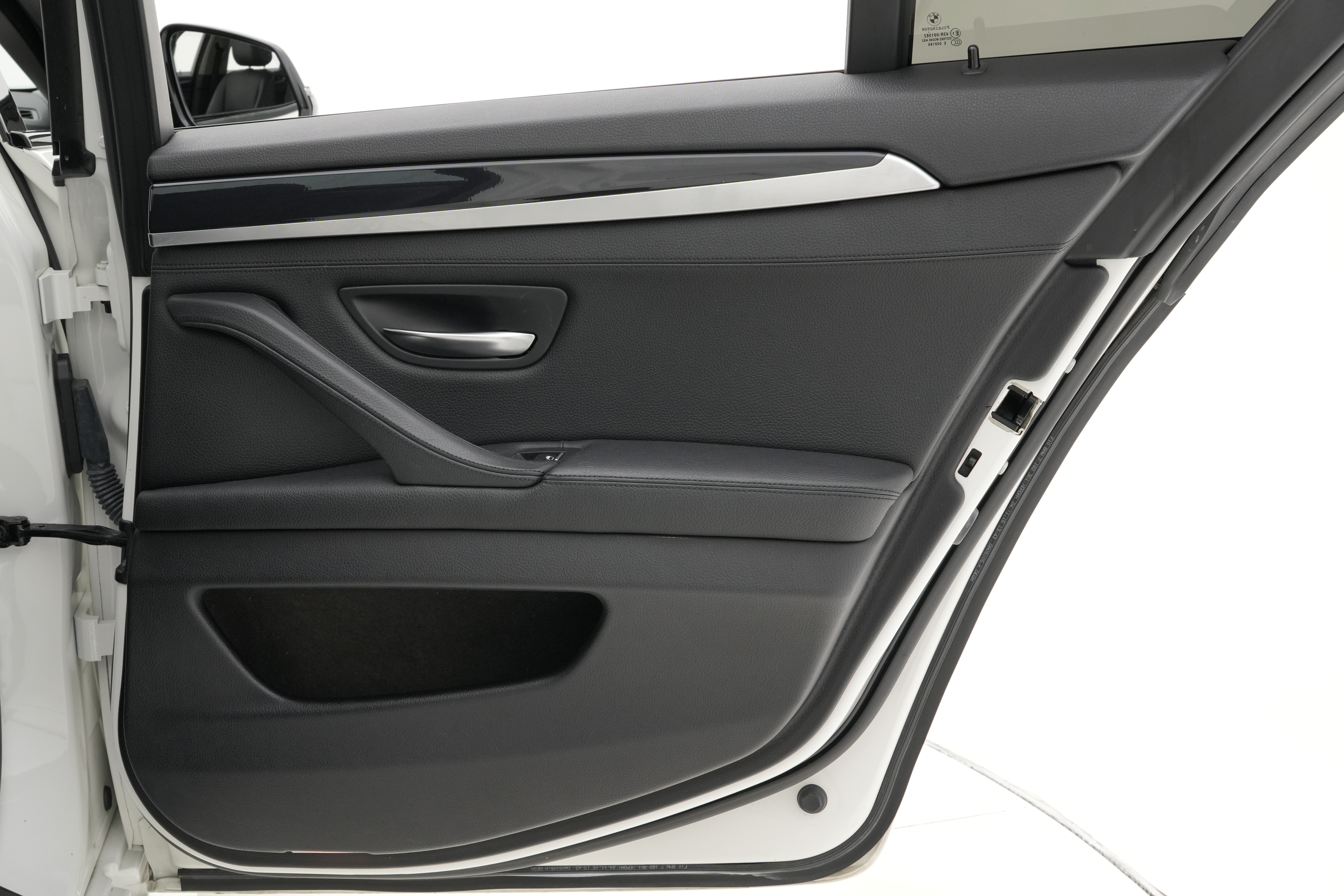 Interior 5