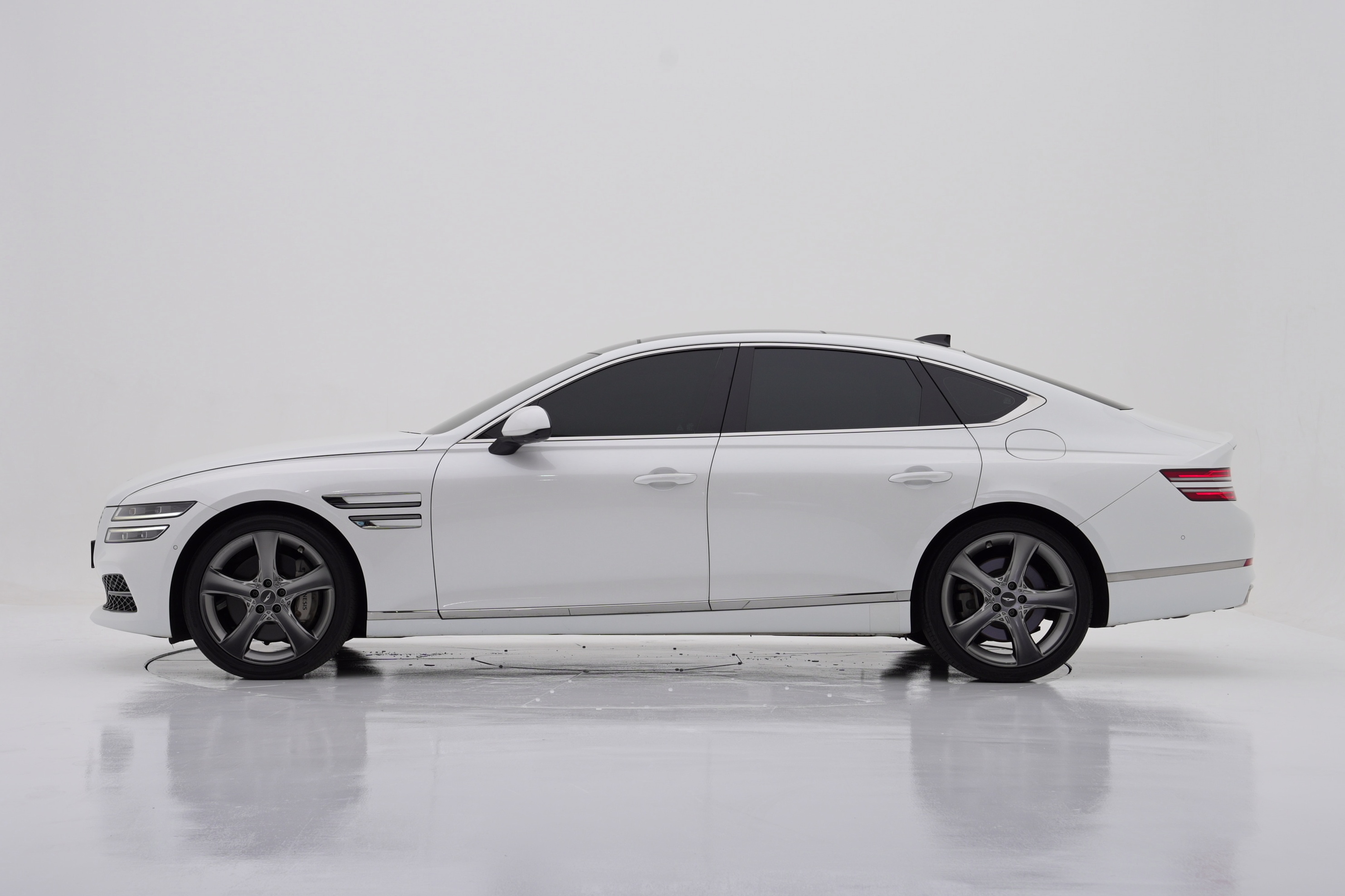 Genesis G80 2.5T Бензин AWD