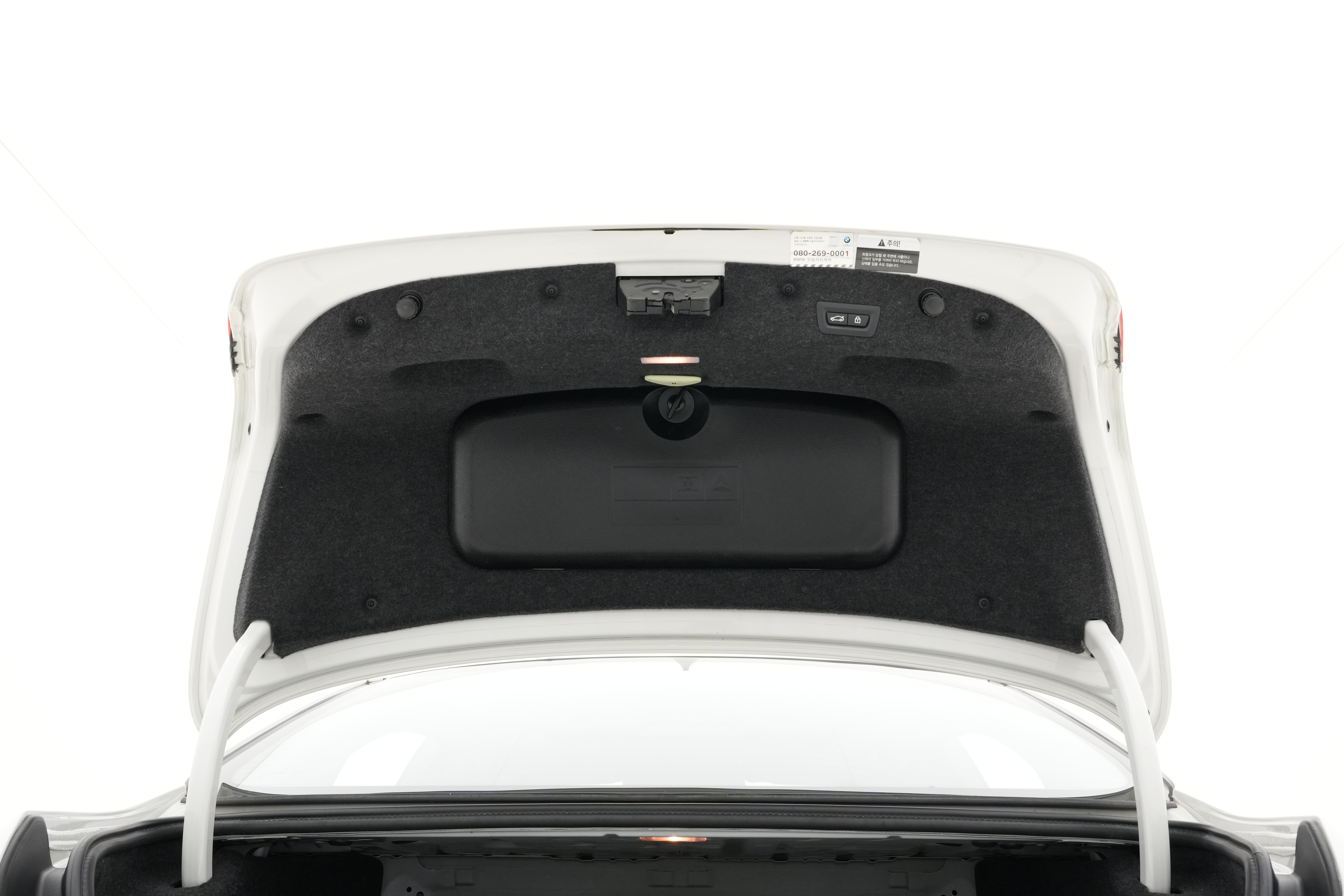 Interior 19