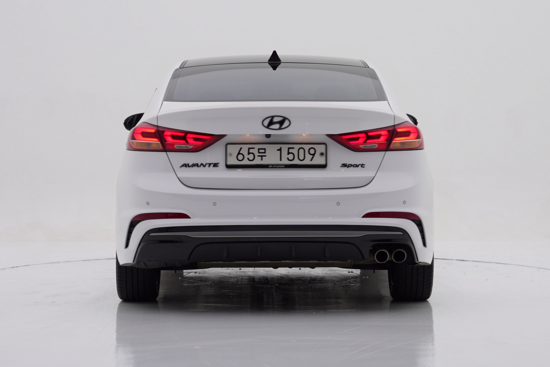 Hyundai Elantra 1.6 Турбо Sport
