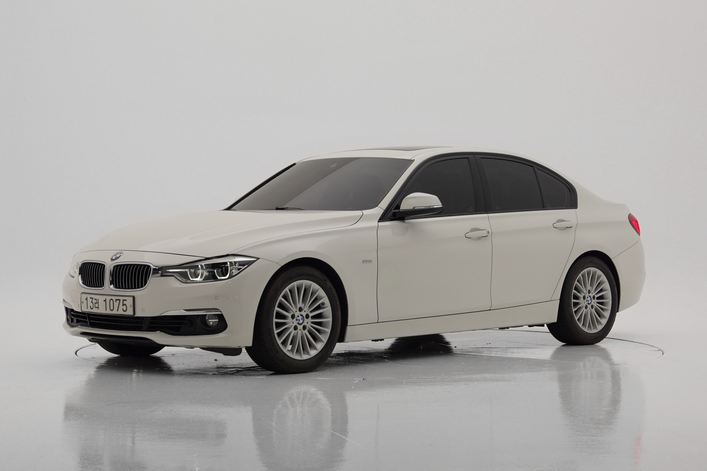 BMW 3 Series 320i Luxury F30