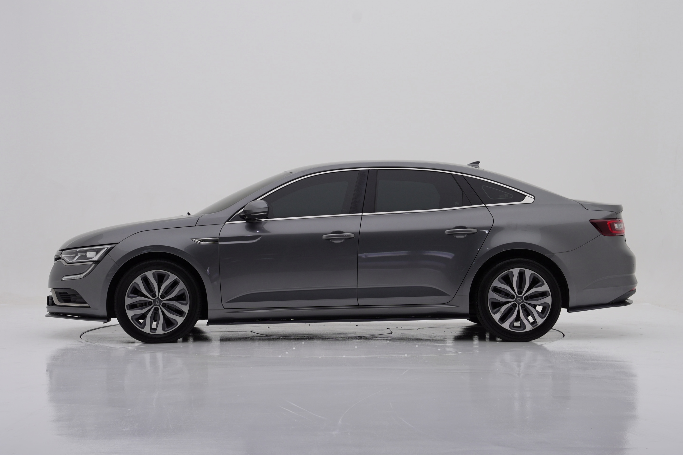 Renault Korea SM6 2.0 GDe LE