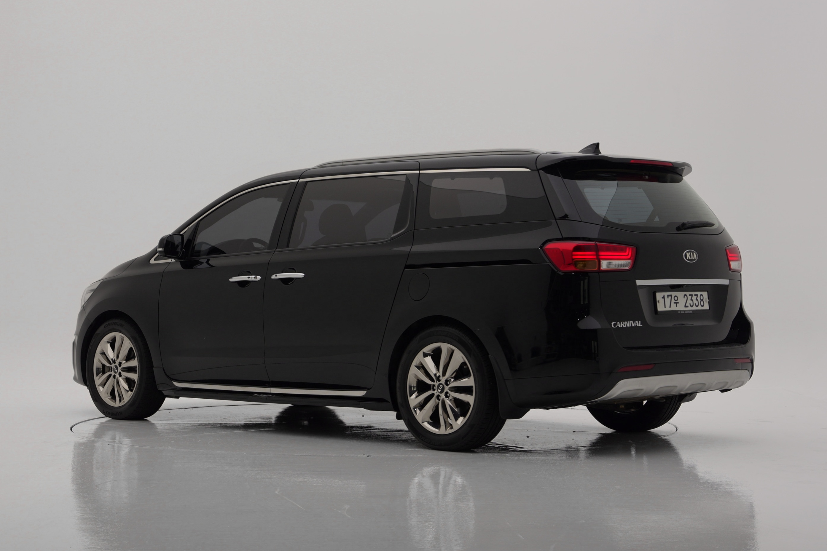 Kia Carnival Дизель 9 мест Noblesse