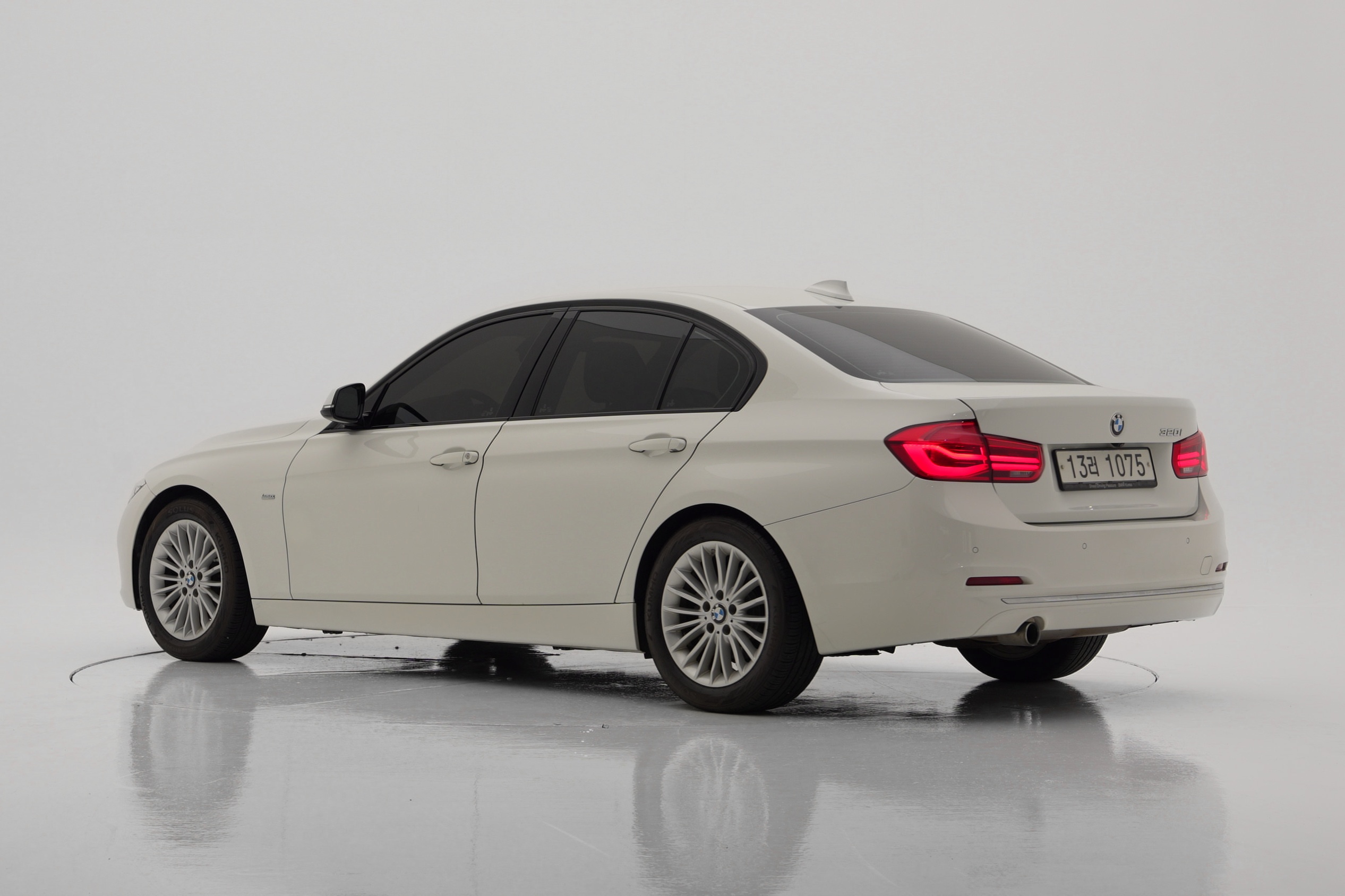 BMW 3 Series 320i Luxury F30