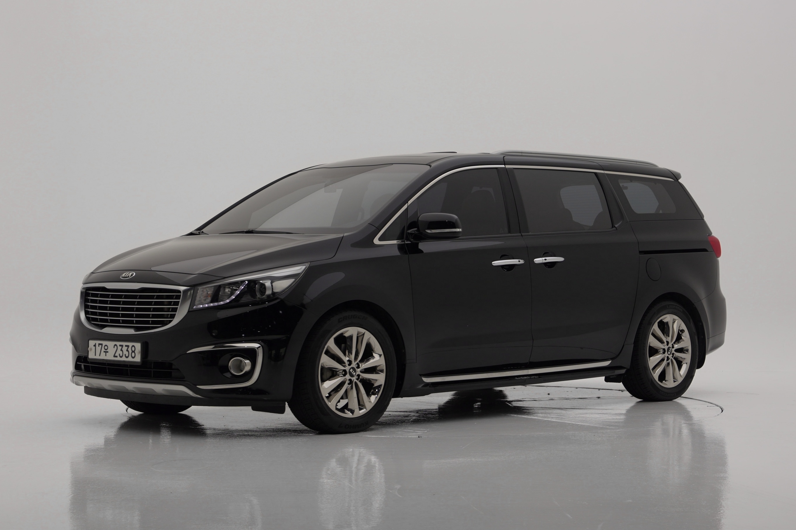 Kia Carnival Дизель 9 мест Noblesse