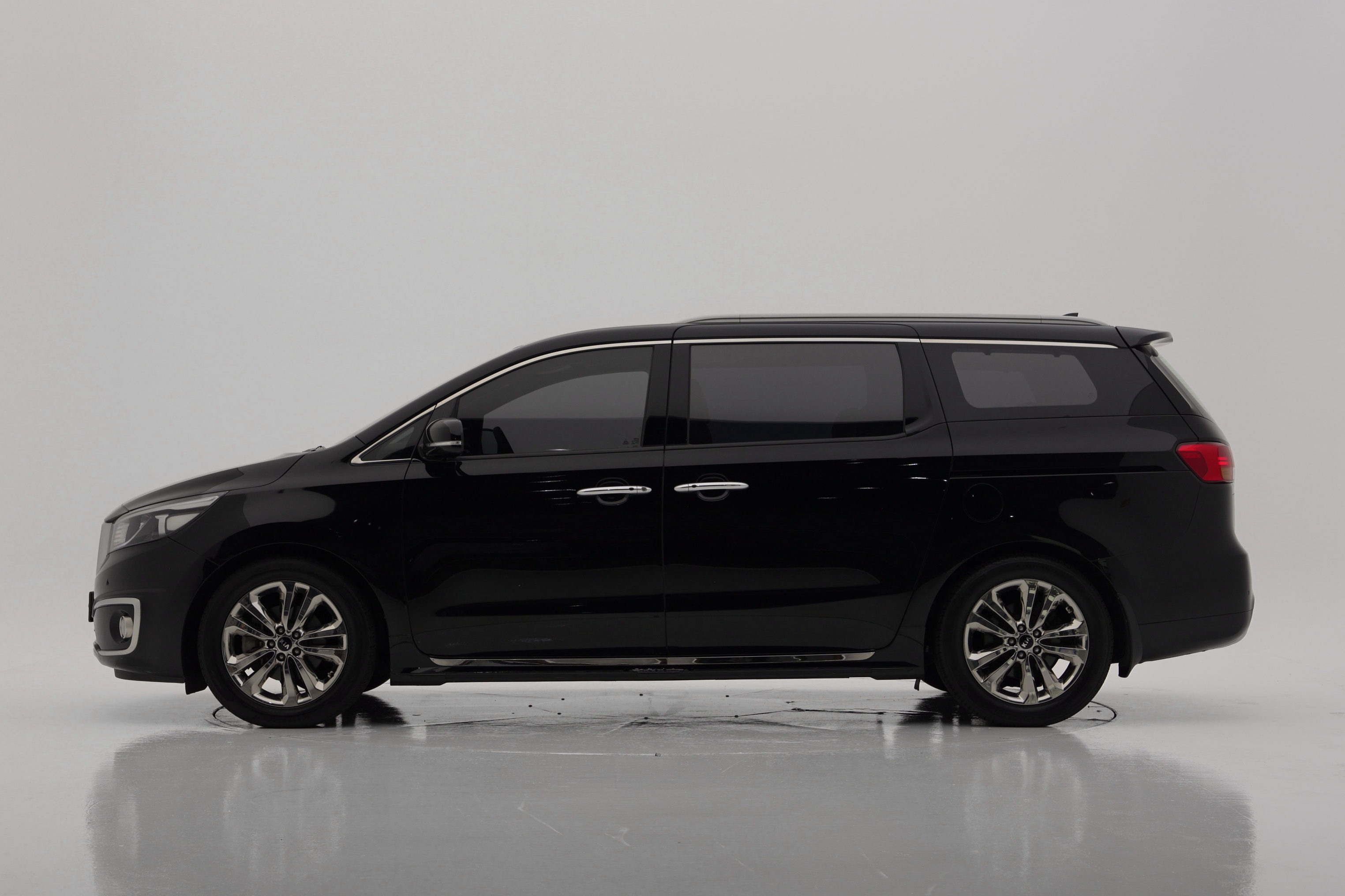 Kia Carnival Дизель 9 мест Noblesse