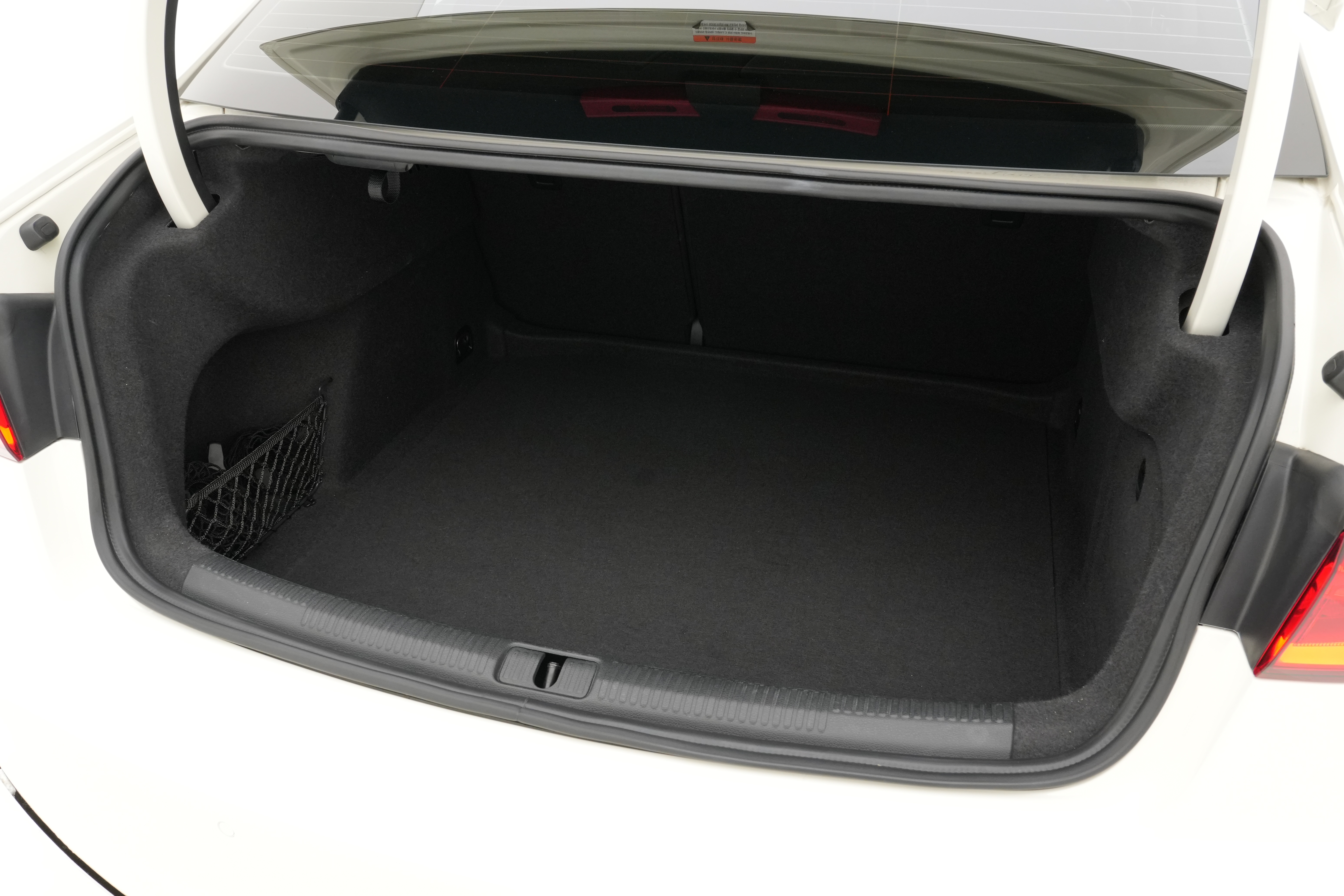 Interior 16