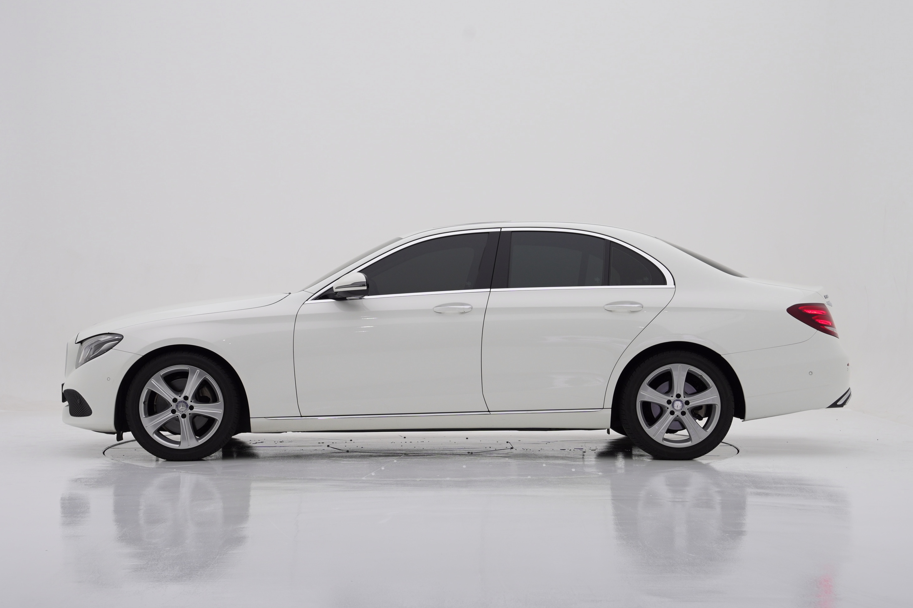 Mercedes-Benz E-Class E220d Avantgarde