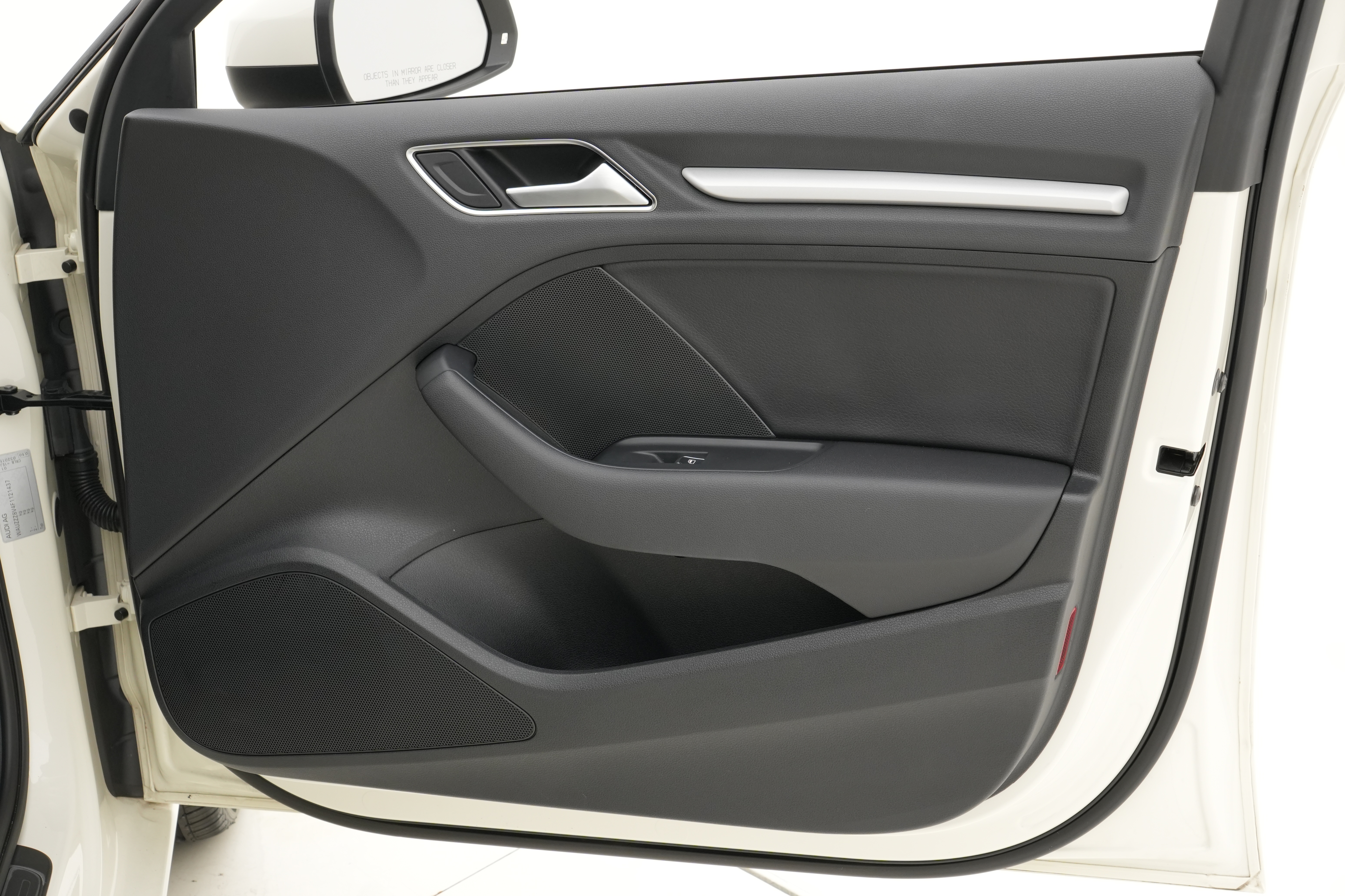 Interior 6