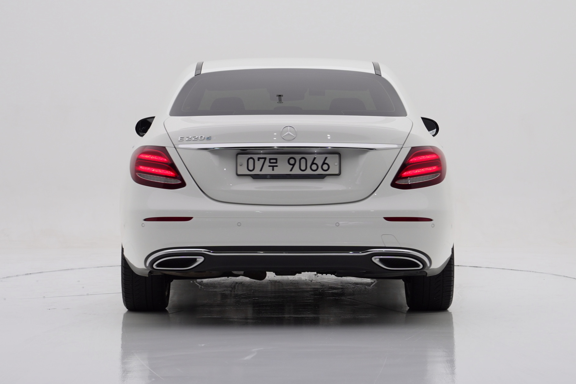 Mercedes-Benz E-Class E220d Avantgarde