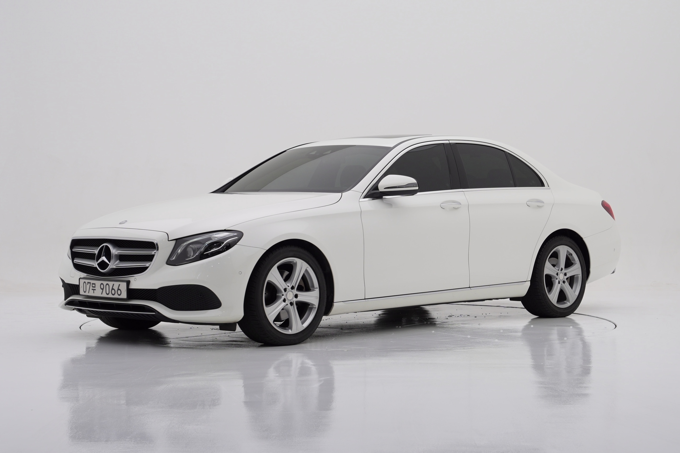 Mercedes-Benz E-Class E220d Avantgarde