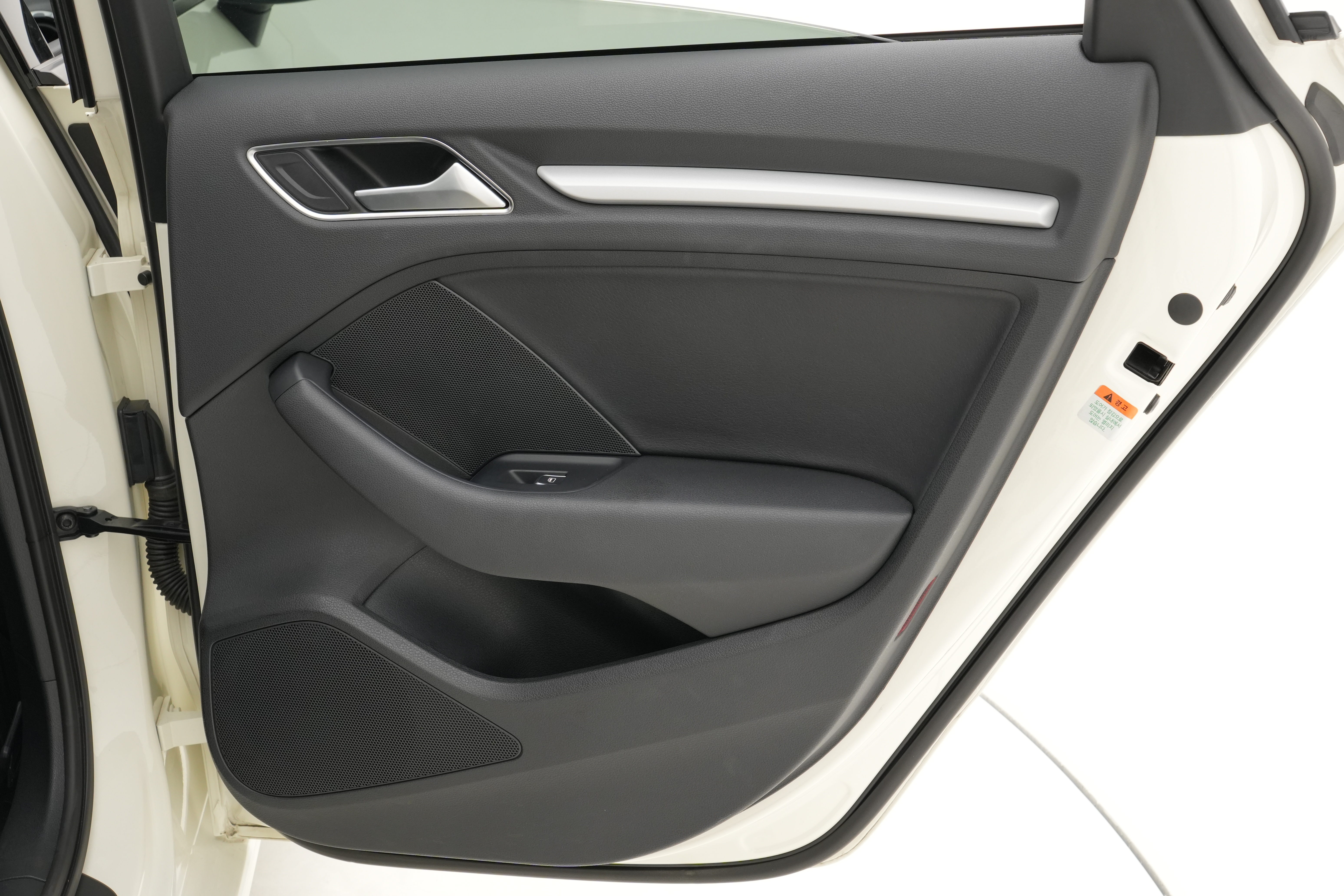 Interior 5