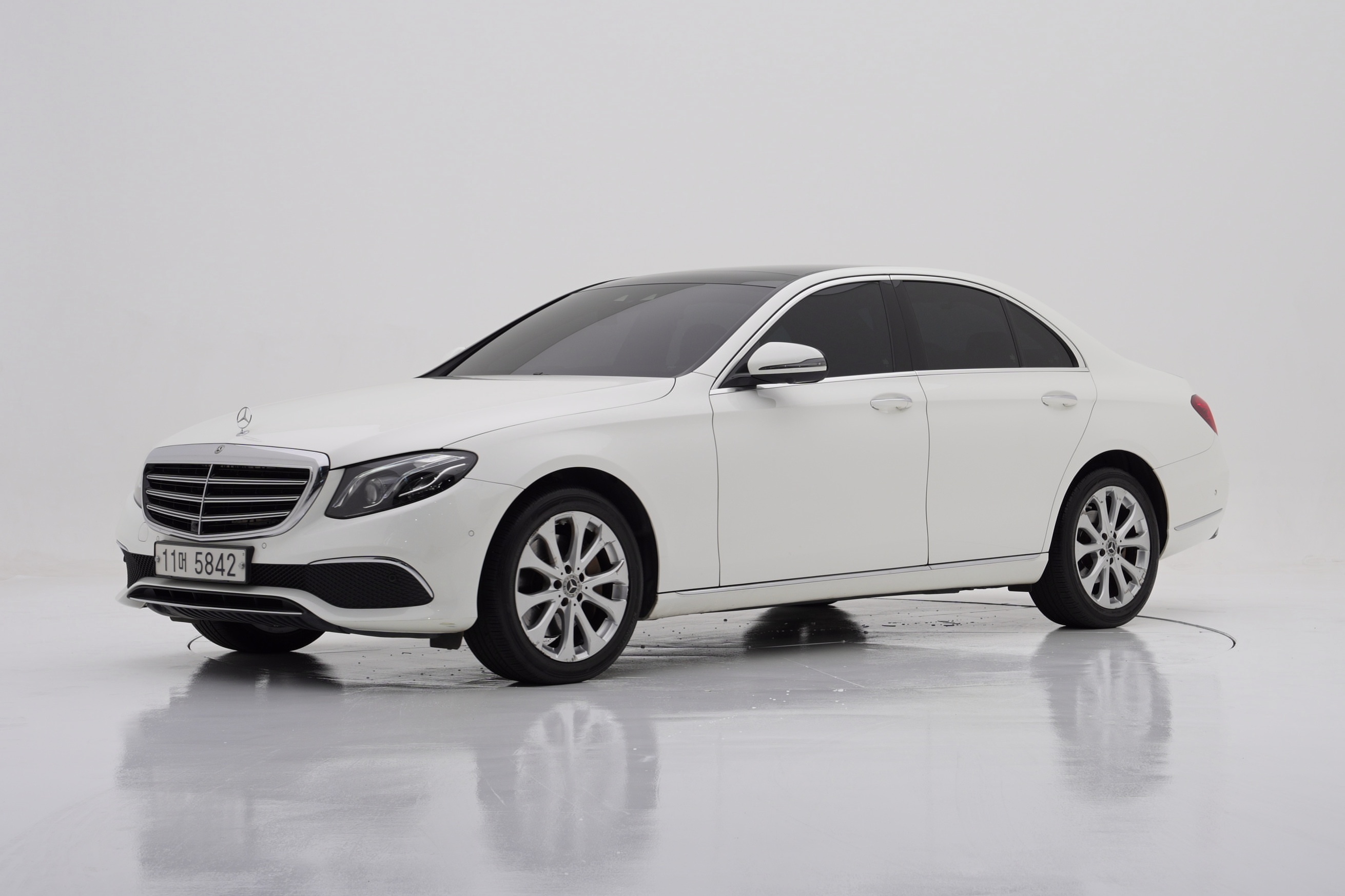 Mercedes-Benz E-Class E300 Exclusive