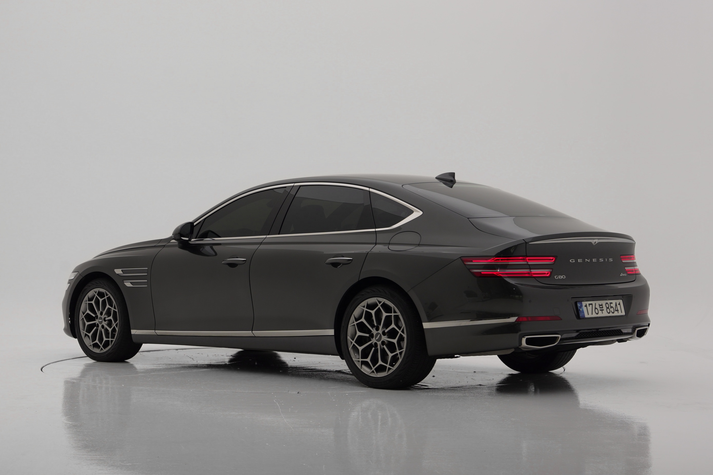 Genesis G80 2.5T Бензин AWD