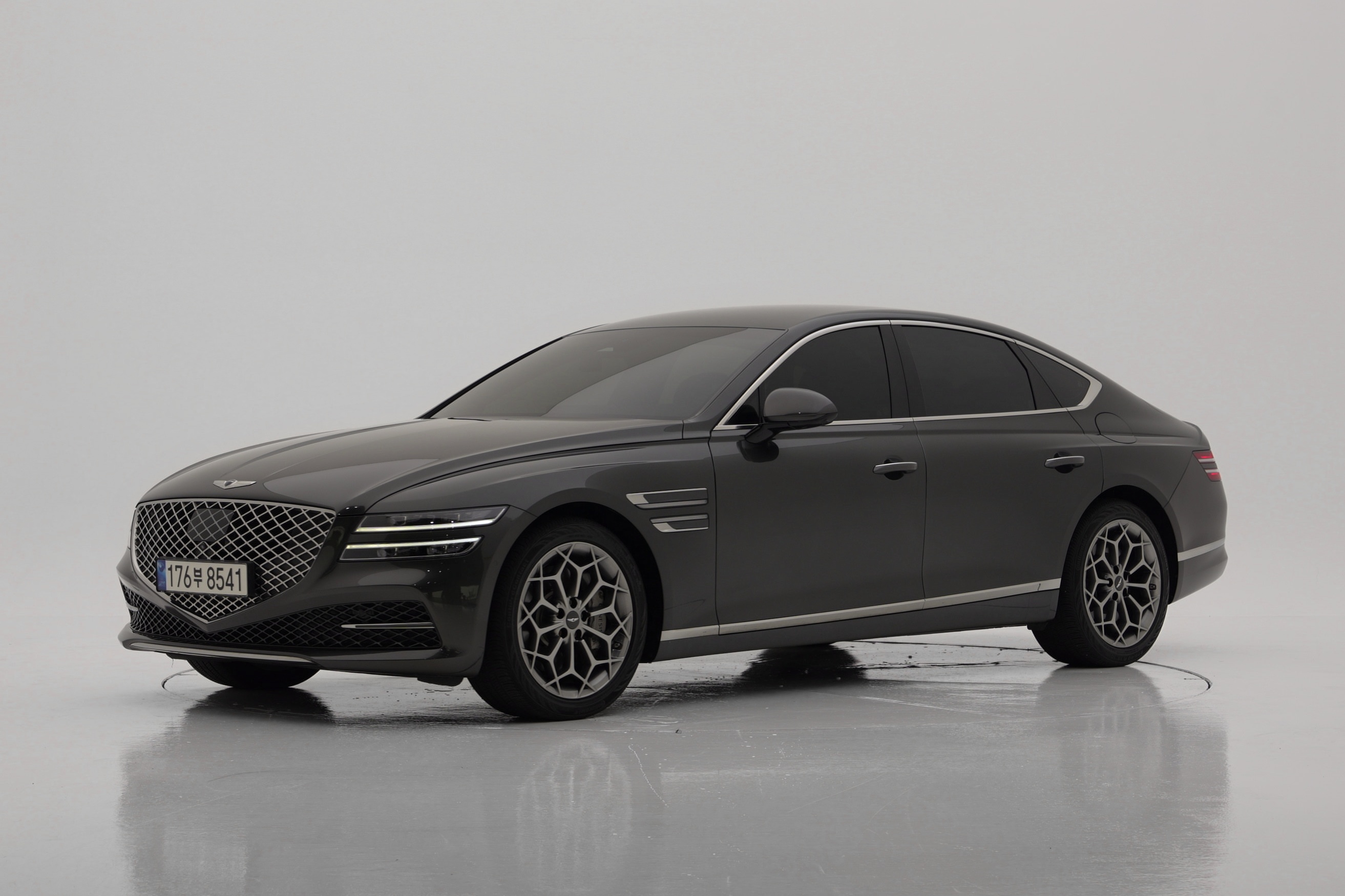 Genesis G80 2.5T Бензин AWD