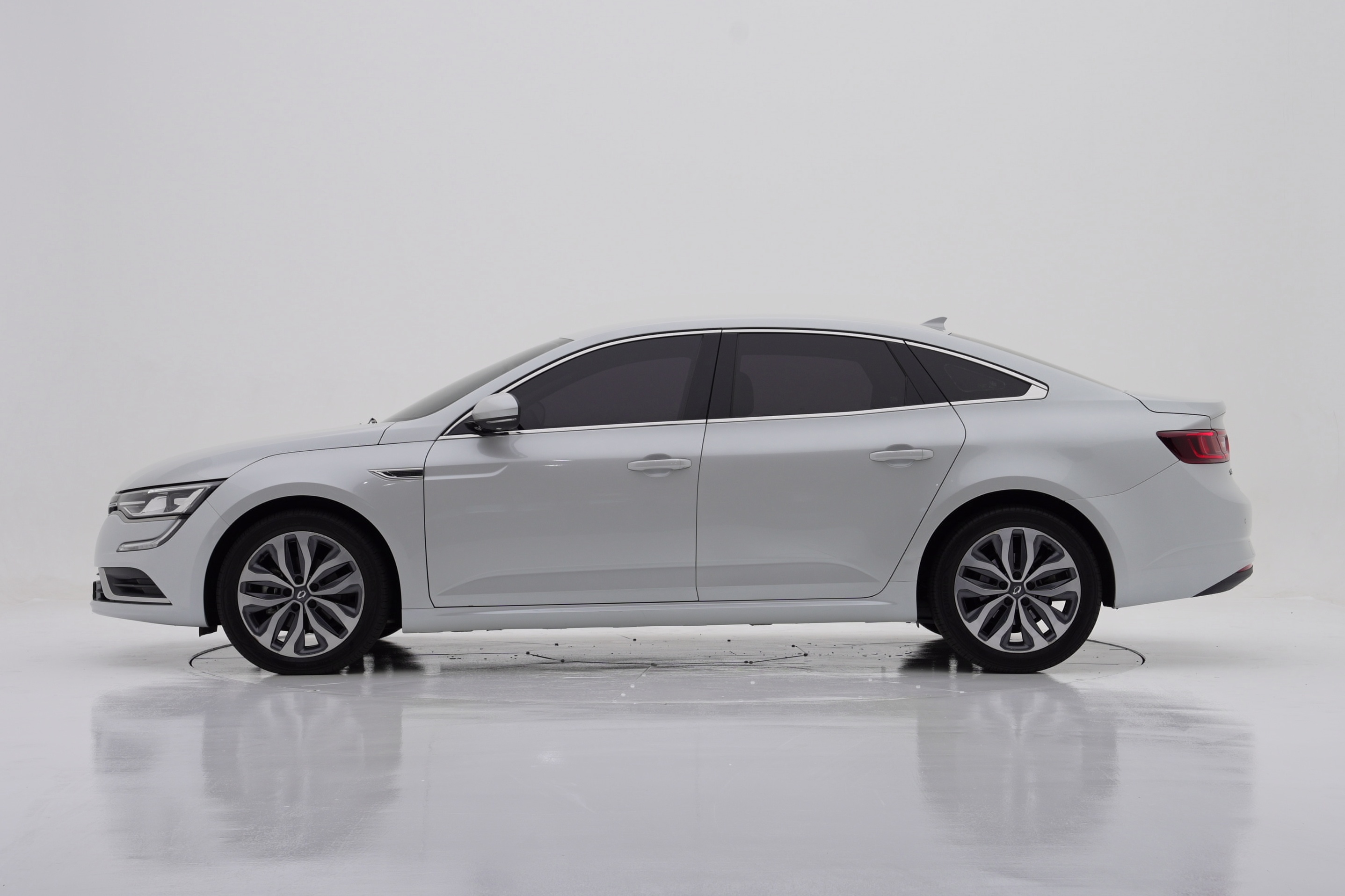 Renault Korea SM6 2.0 GDe LE