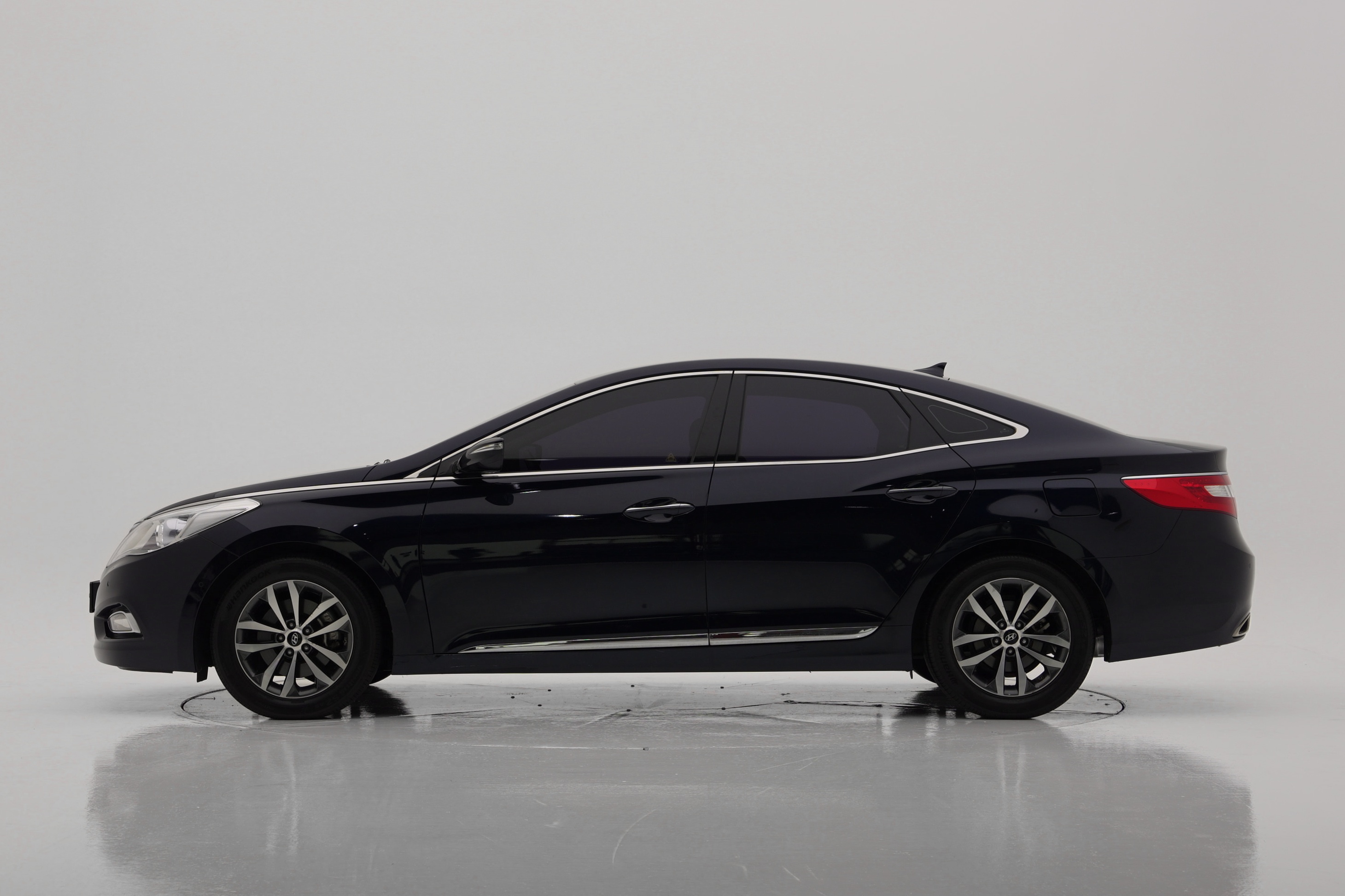 Hyundai Grandeur HG240 Luxury