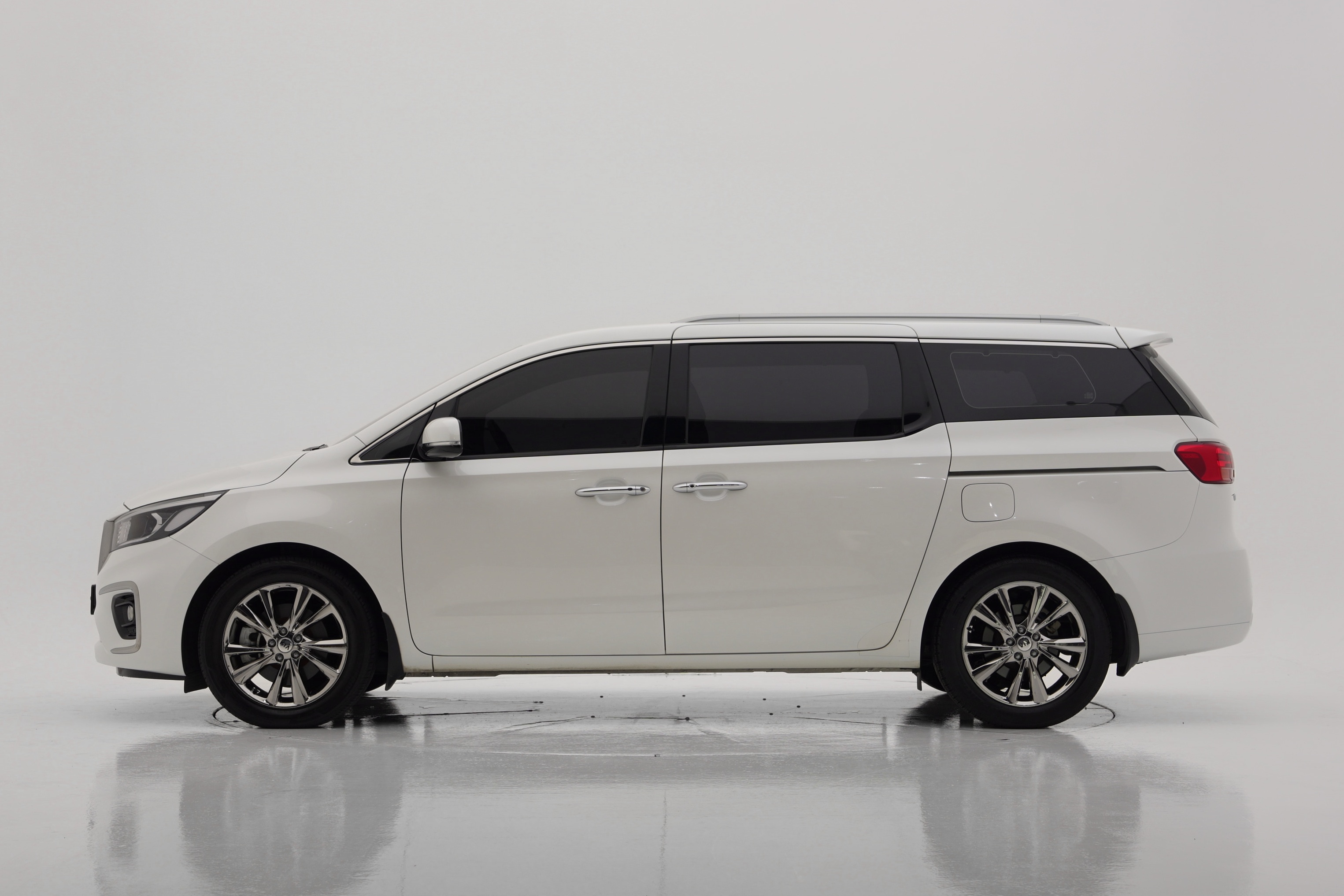 Kia Carnival Дизель 9 мест Prestige