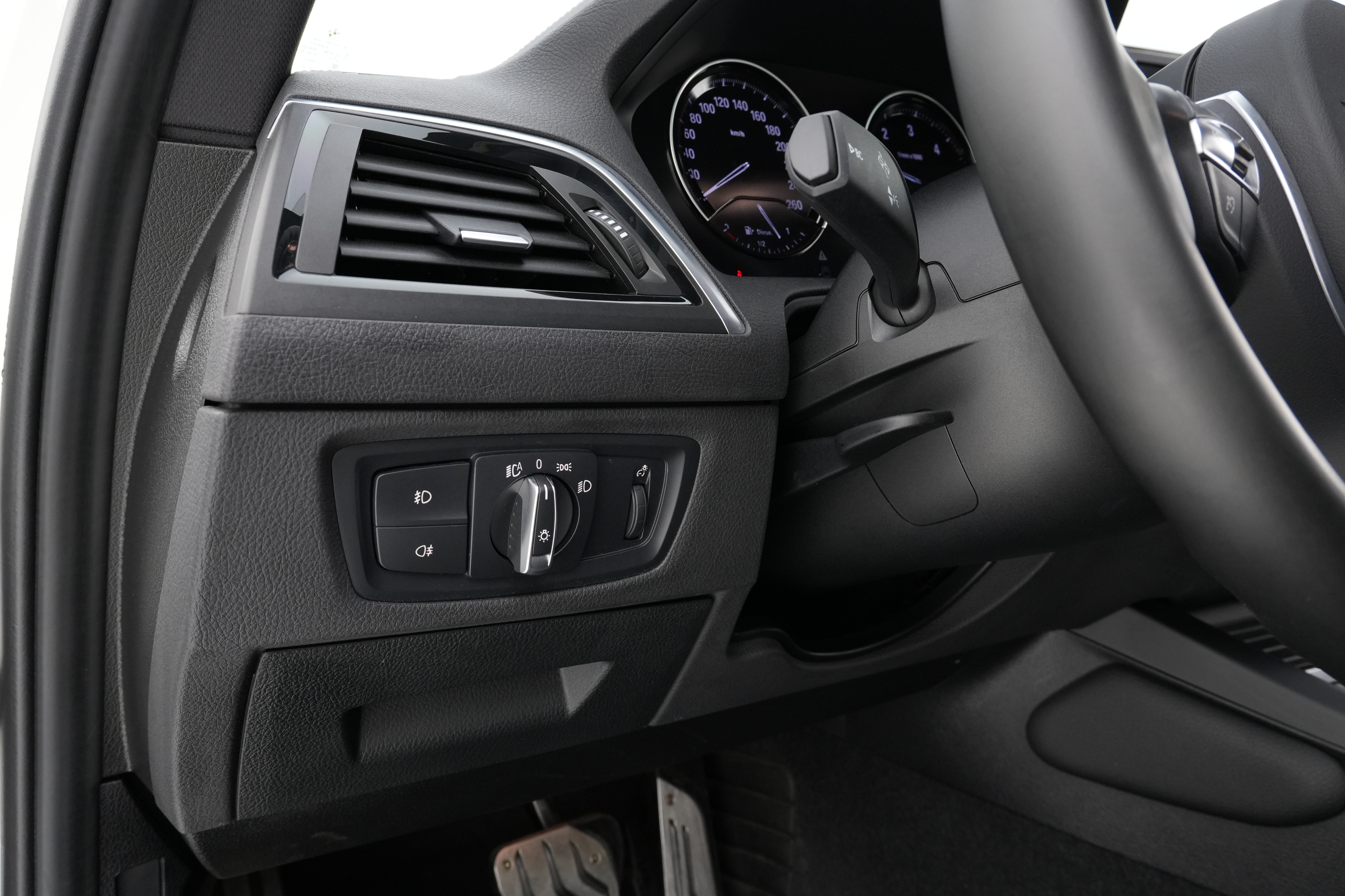 Interior 8