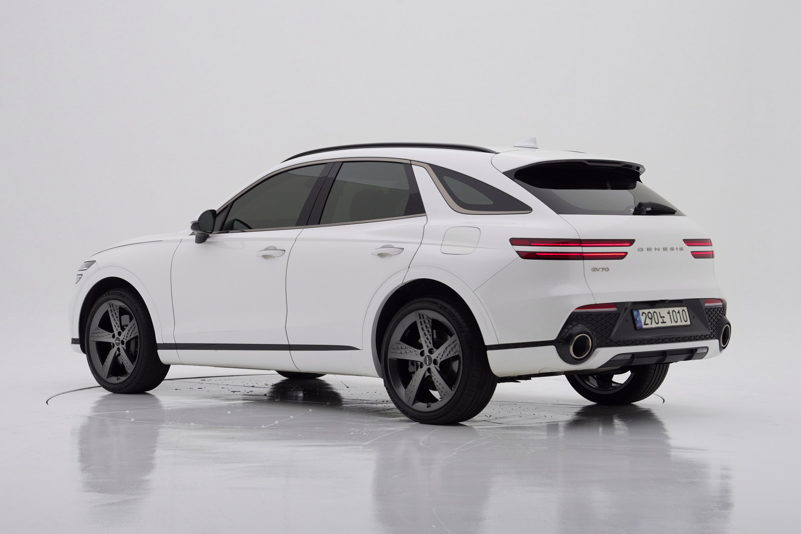 Genesis GV70 2.5T Бензин 2WD