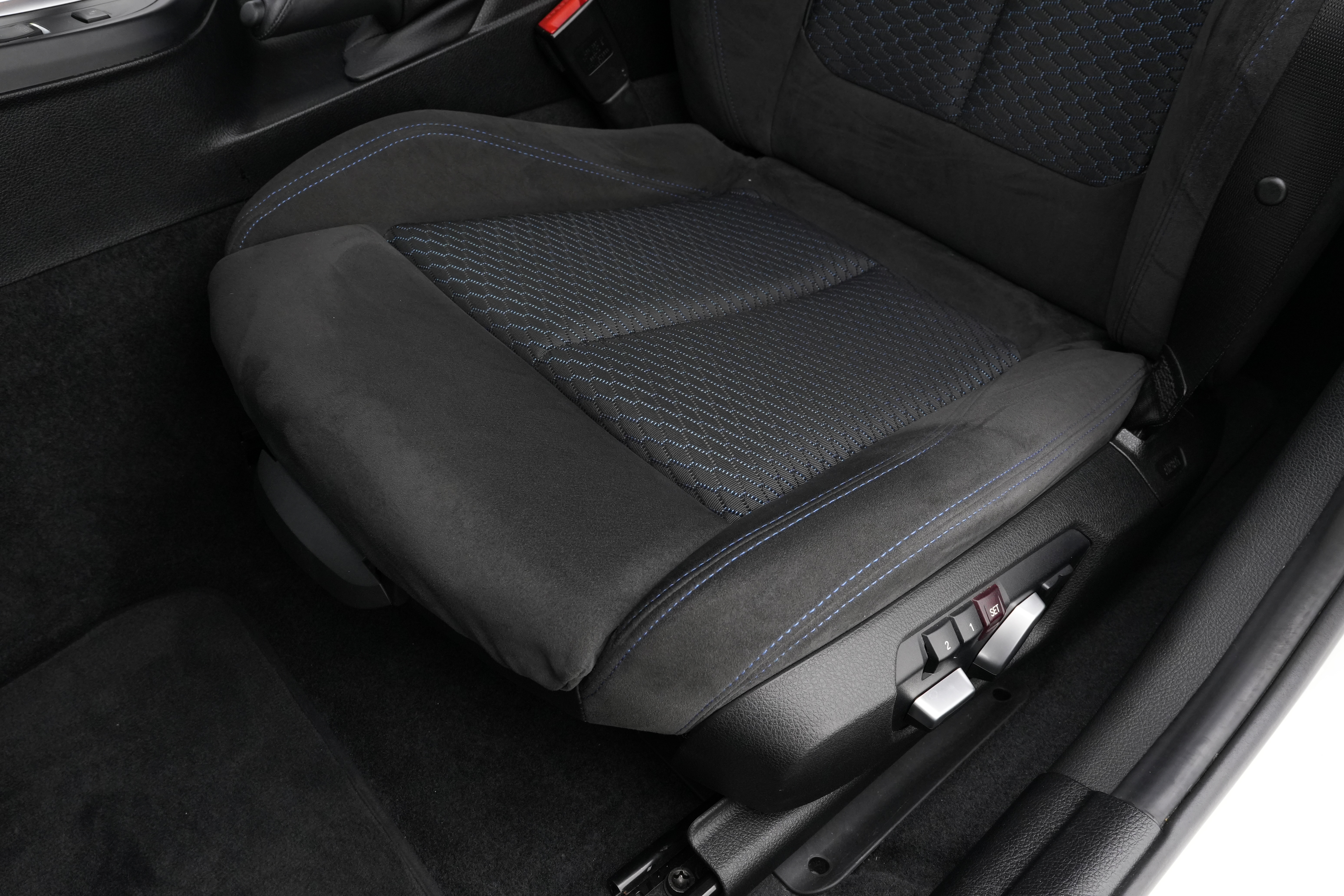 Interior 7