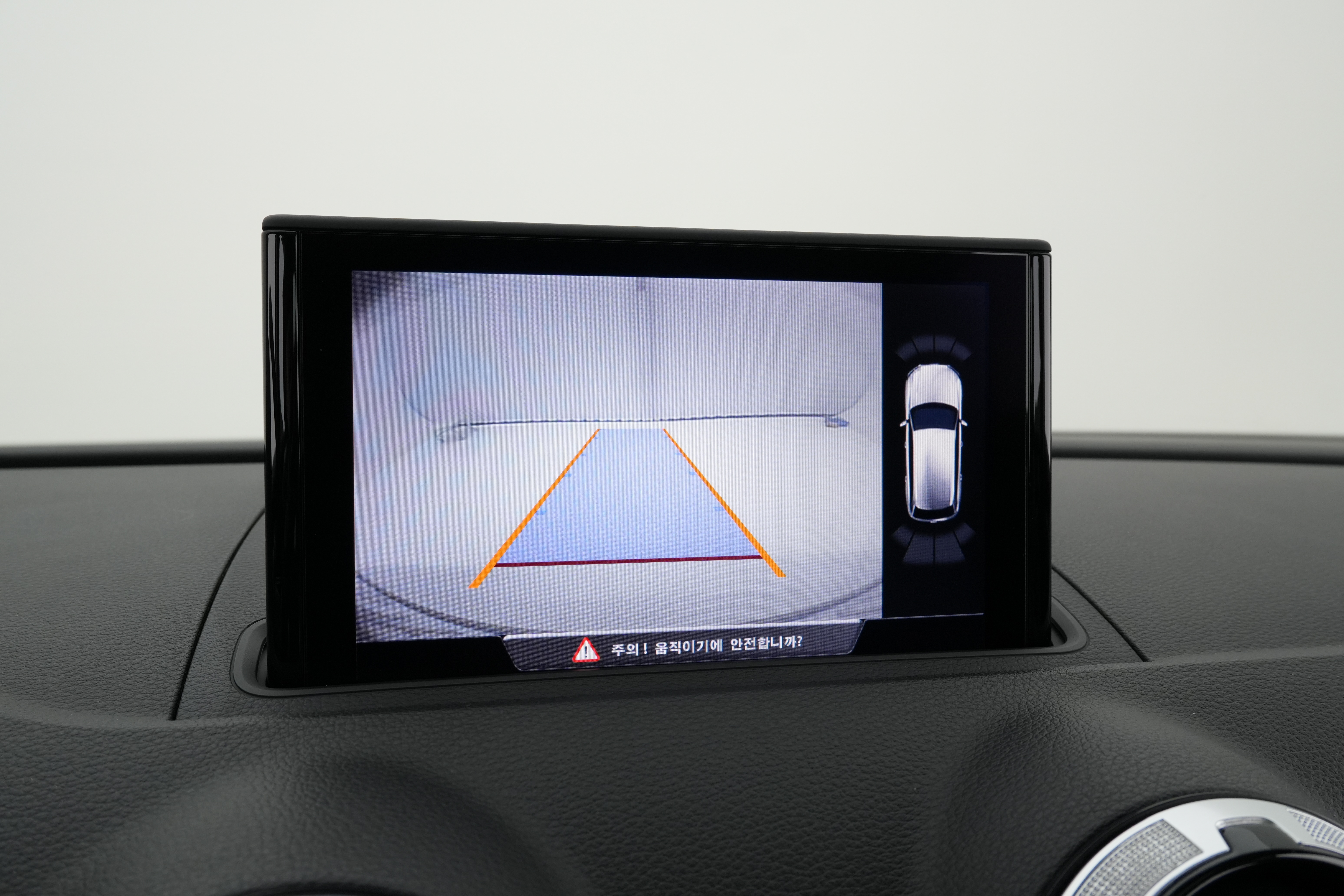 Interior 10