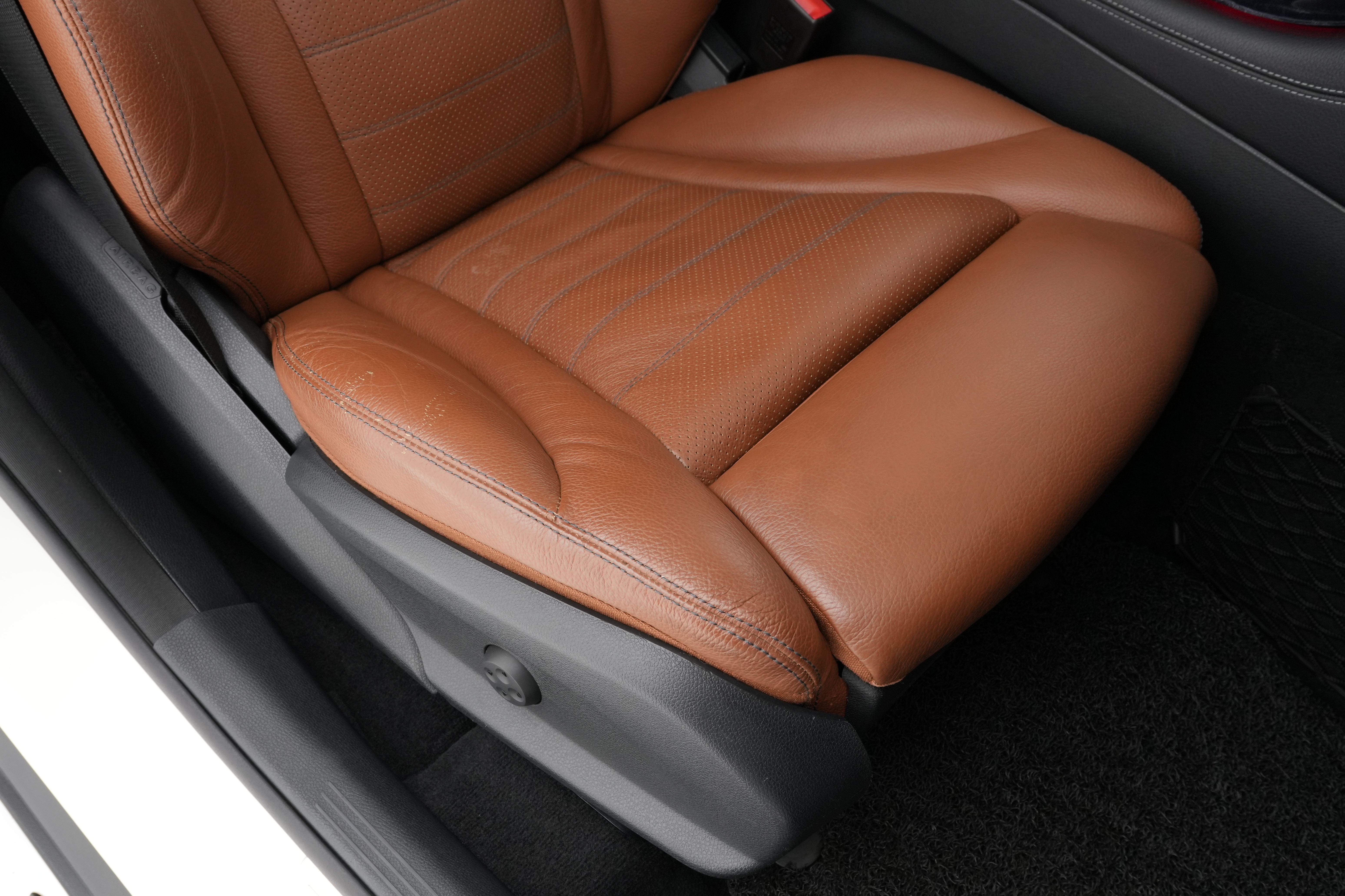 Interior 12