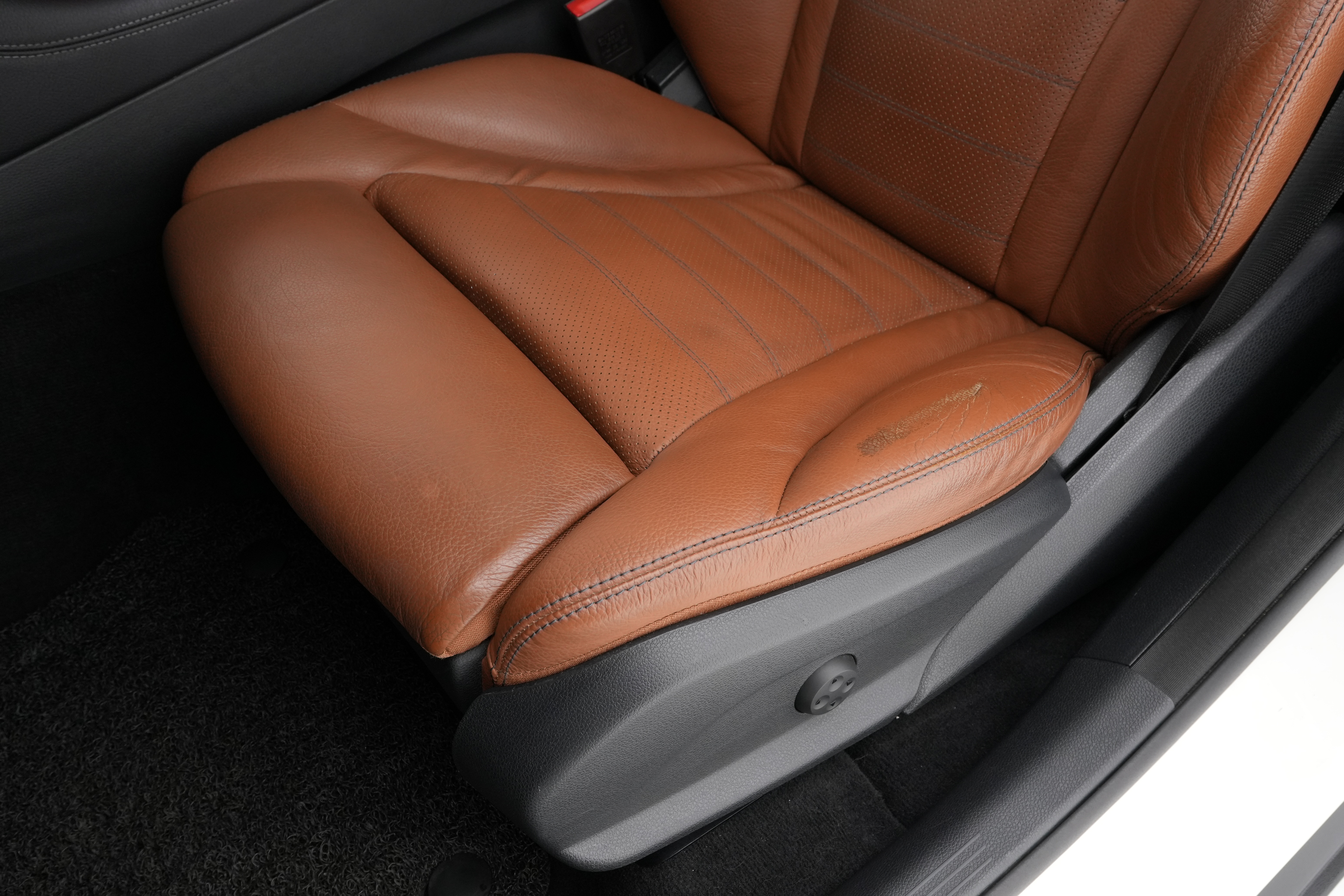 Interior 7